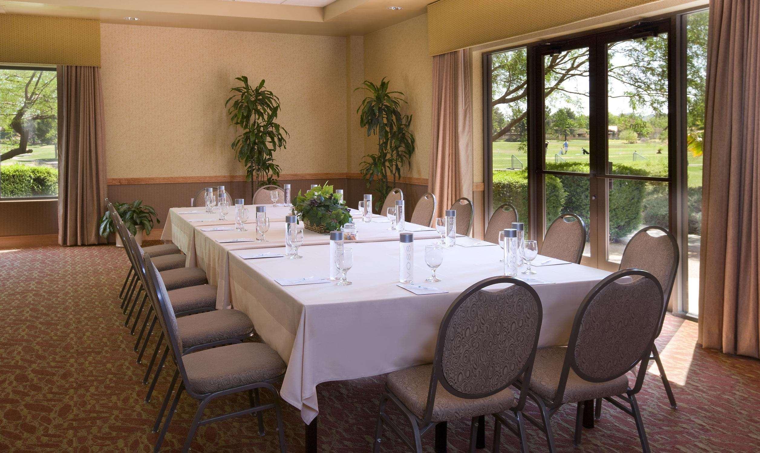Hotel Embassy By Hilton Scottsdale