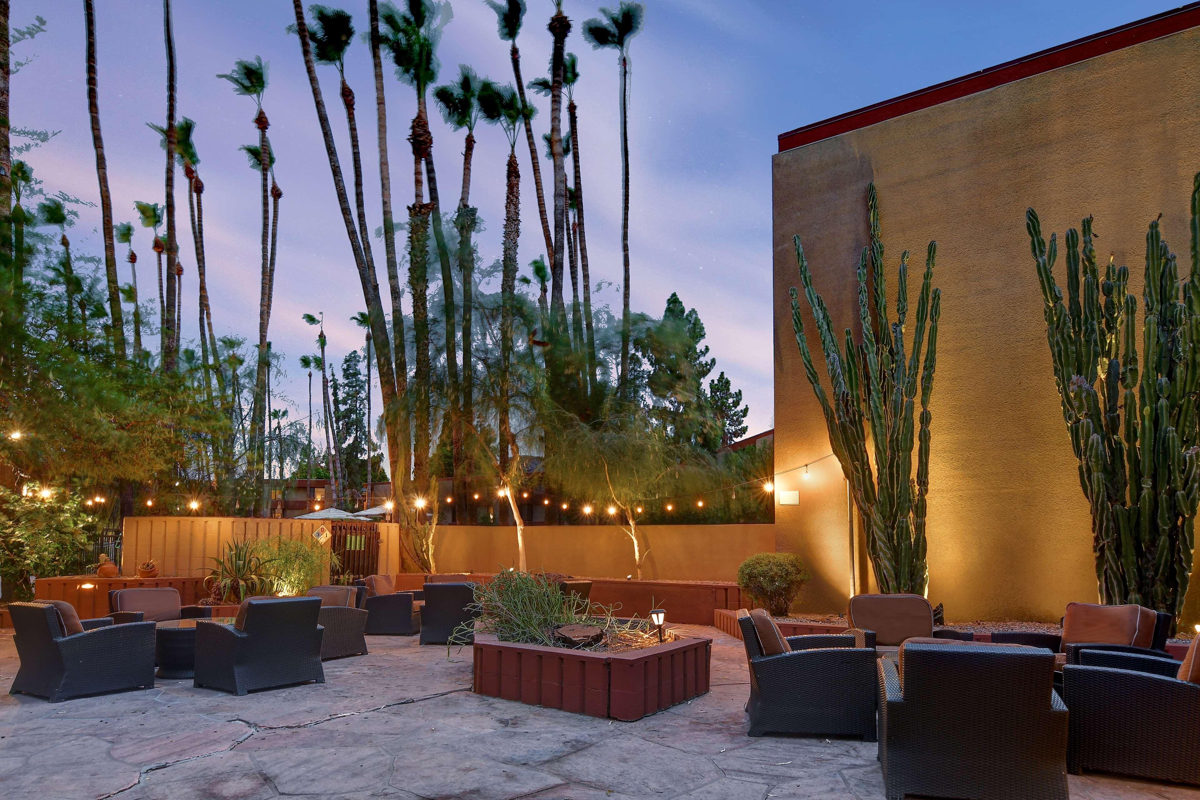 Doubletree By Hilton Phoenix- Tempe