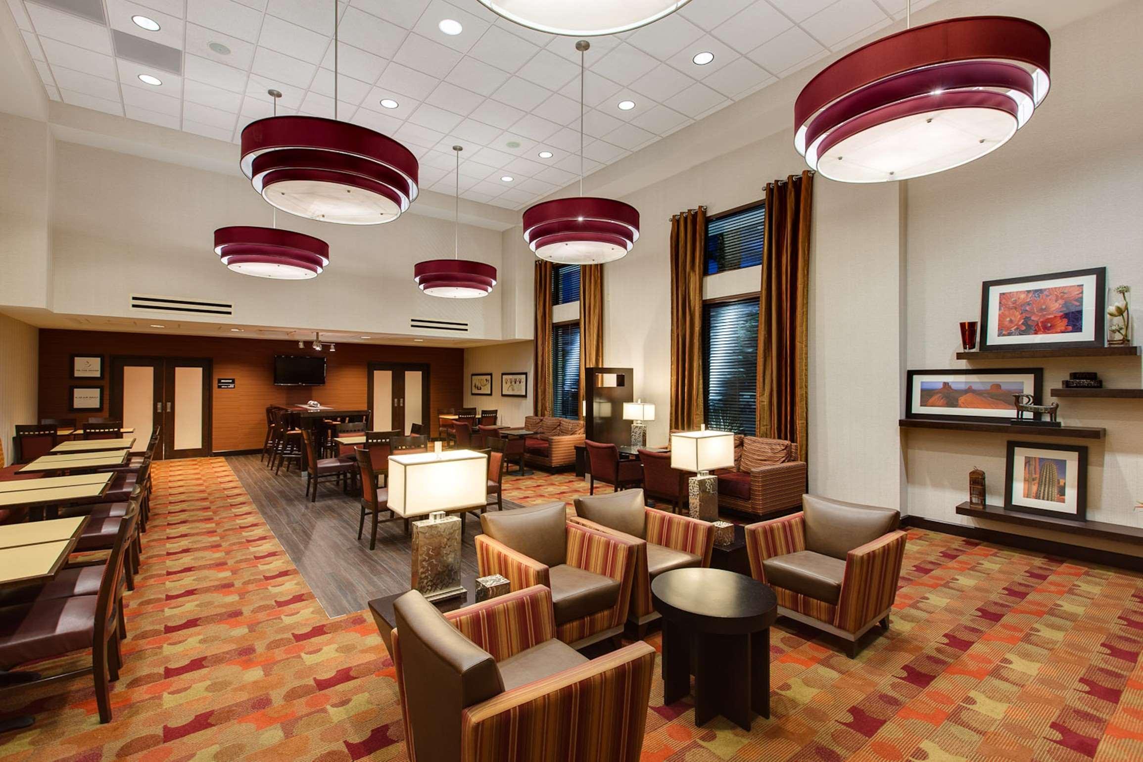 Hotel Hampton & Phoenix Fashion Center 3*