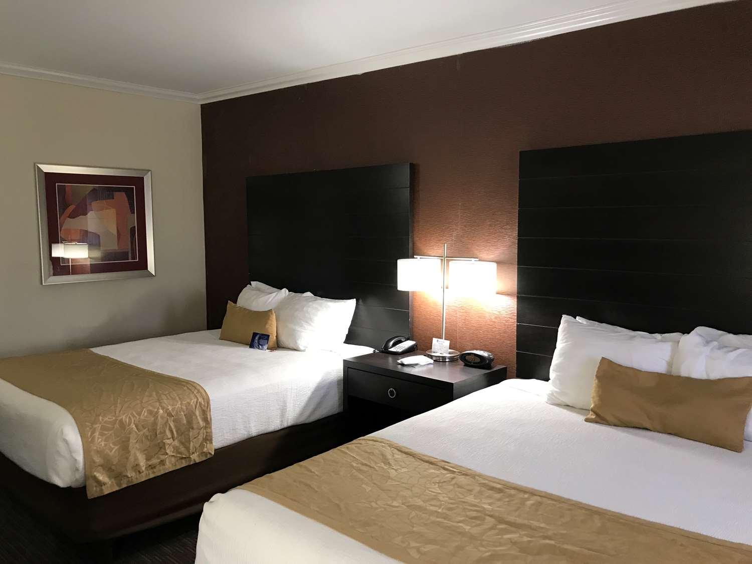Hotel Western Mall & 3*