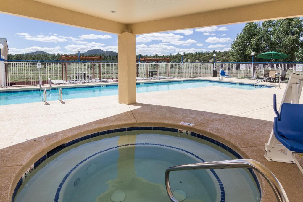 Inn Quality Near Grand Canyon 3*