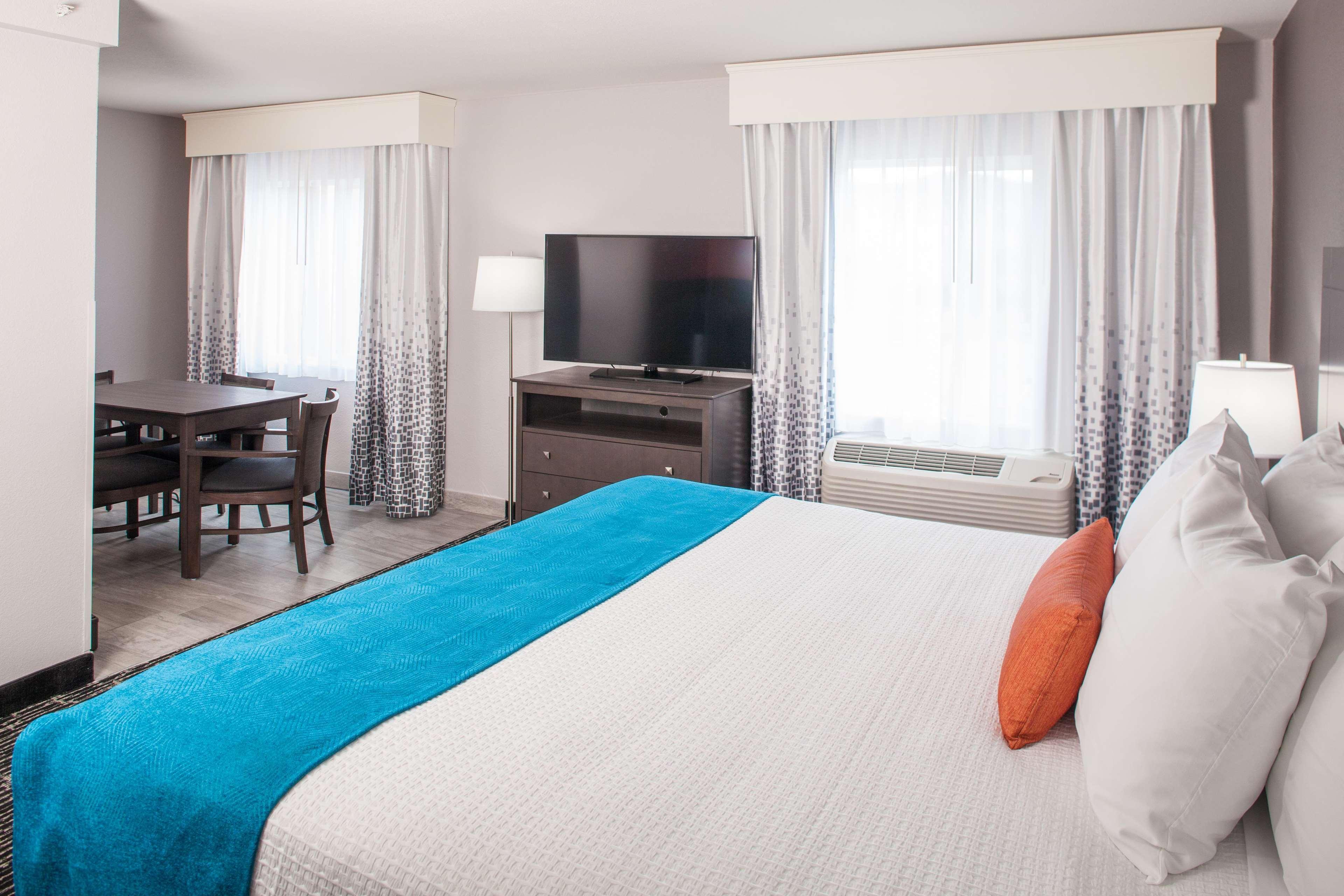Western Sun Canyon Hotel