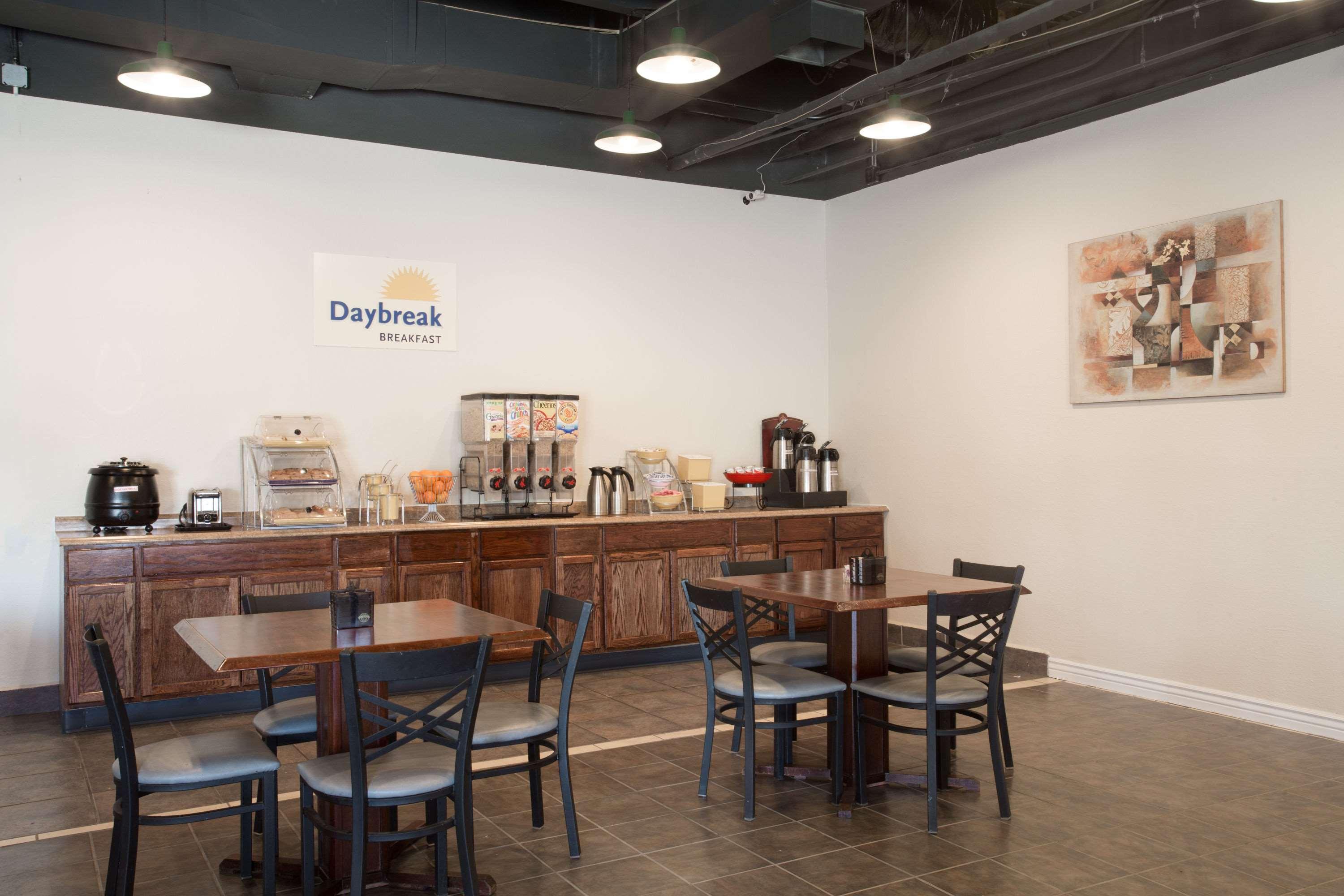 Days By Wyndham Glendale Area Hotel Peoria