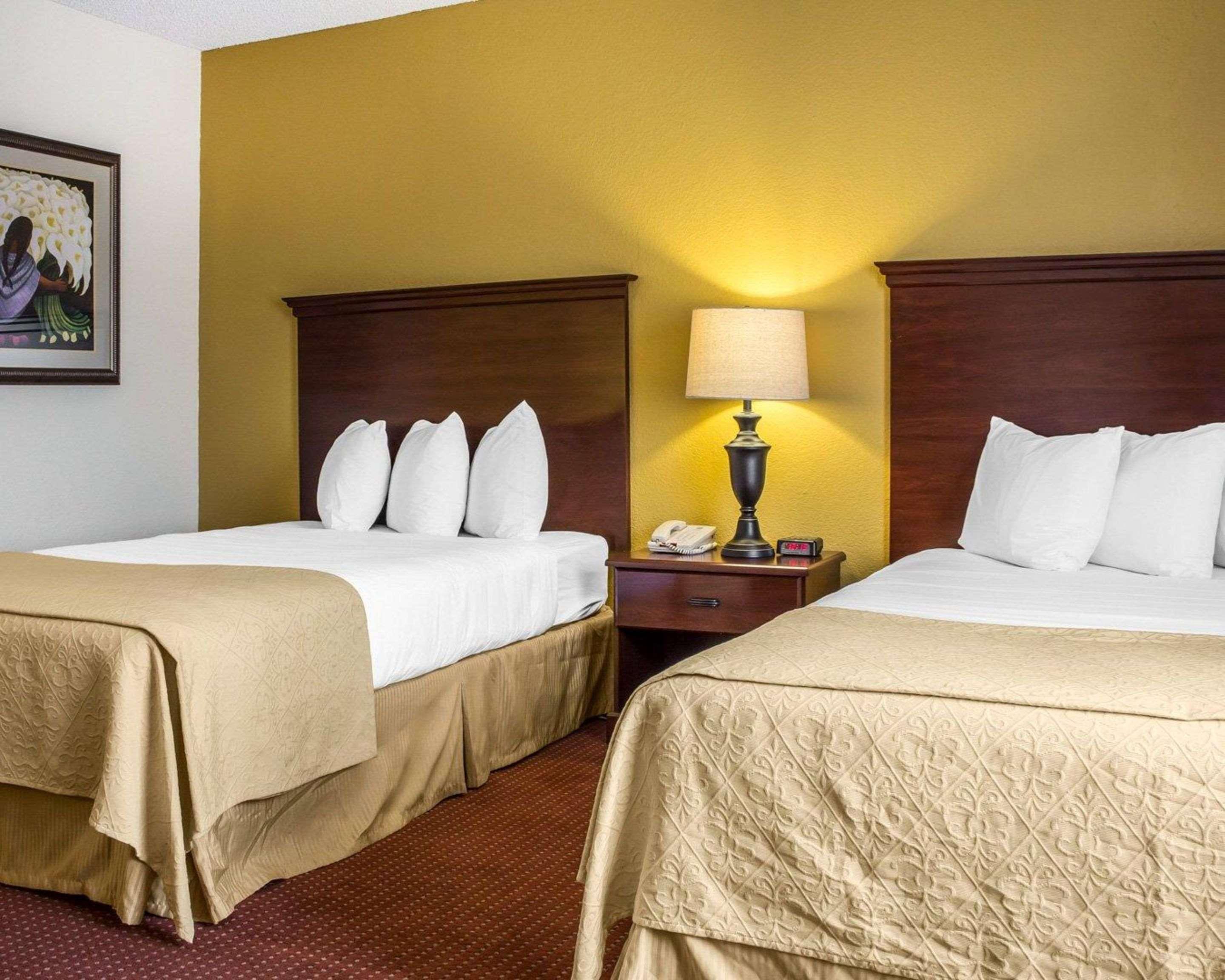 Americana Hotel