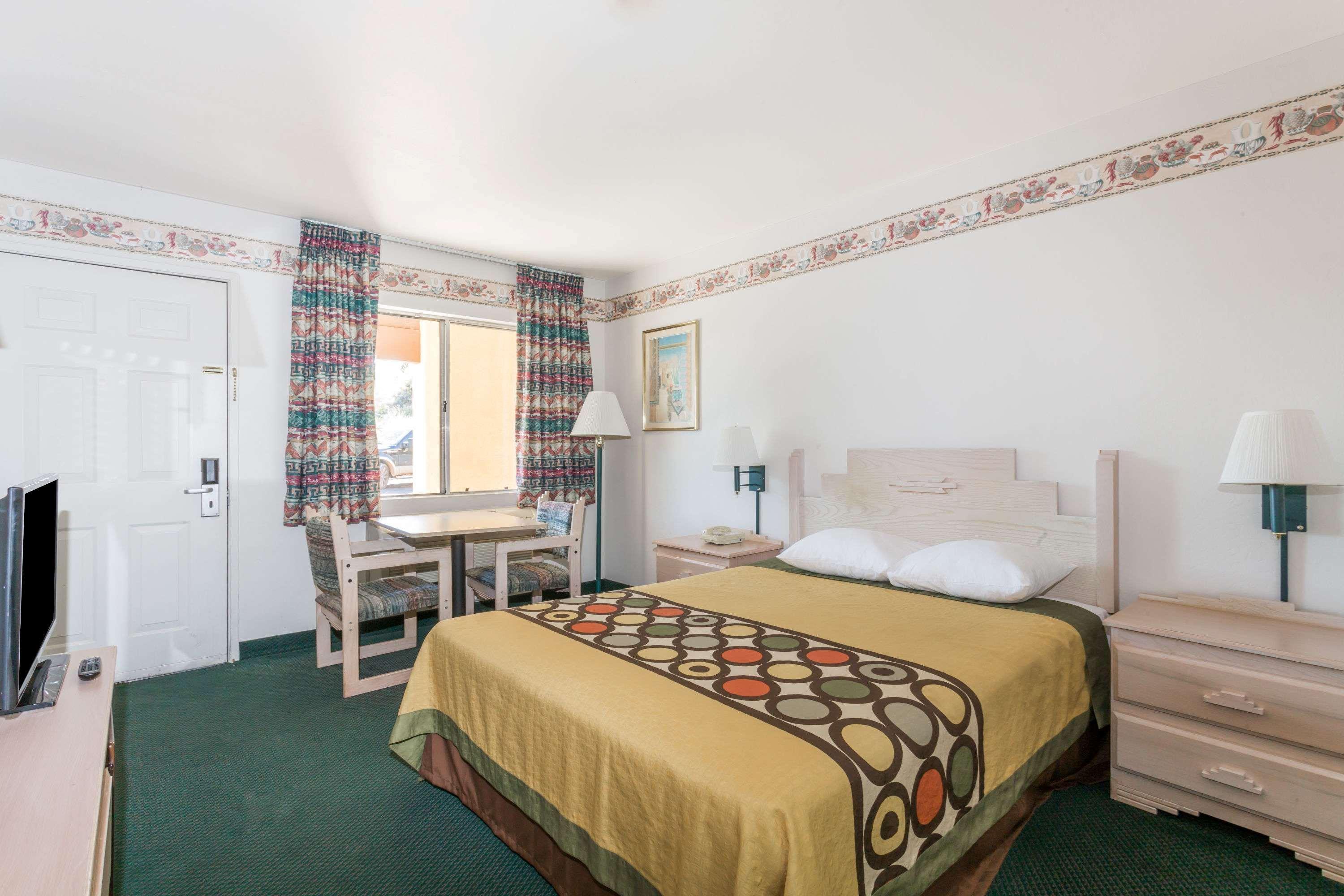 Super 8 By Wyndham Hotel Cottonwood