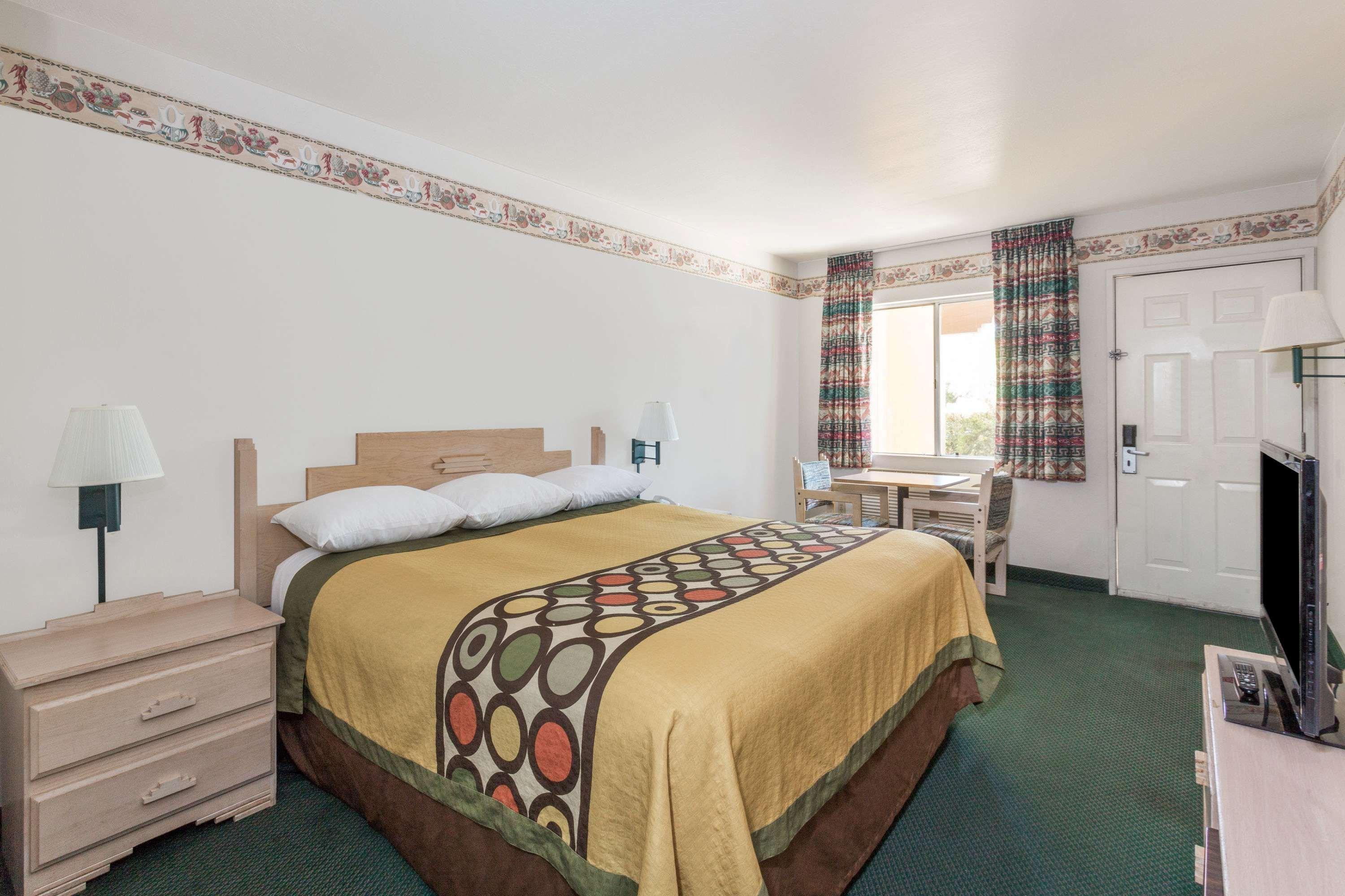 Super 8 By Wyndham Hotel Cottonwood