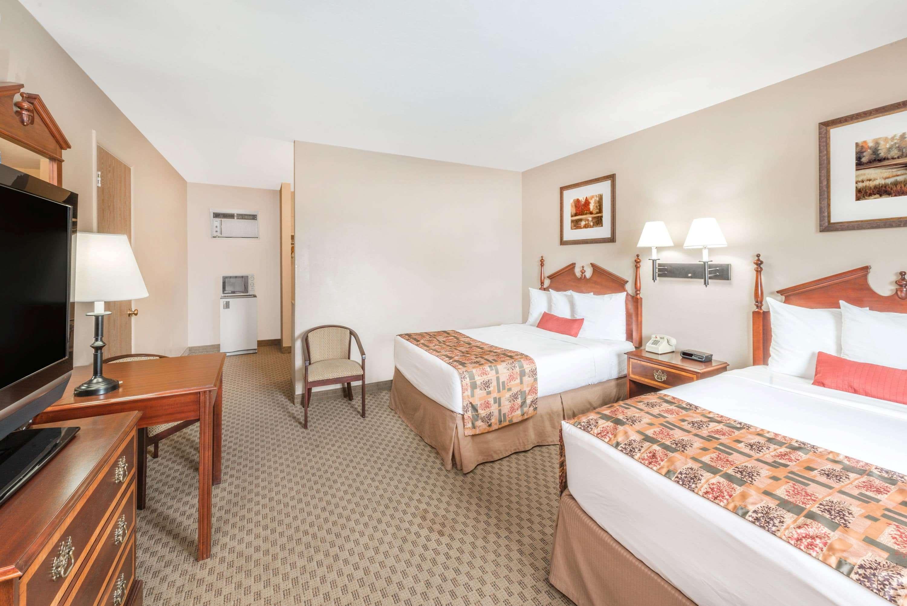 Days By Wyndham Show Hotel