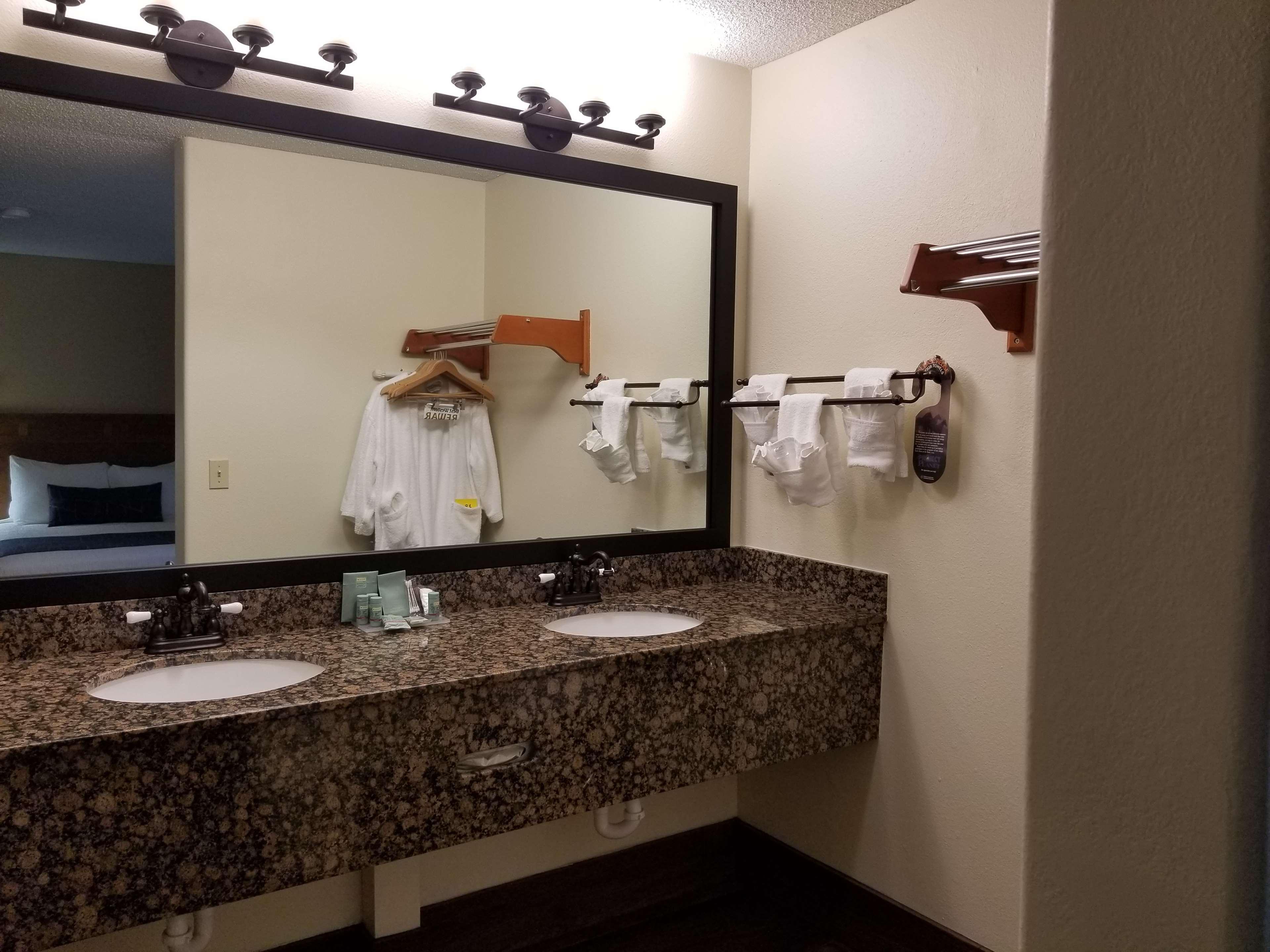 Western Paint Pony Hotel 2*