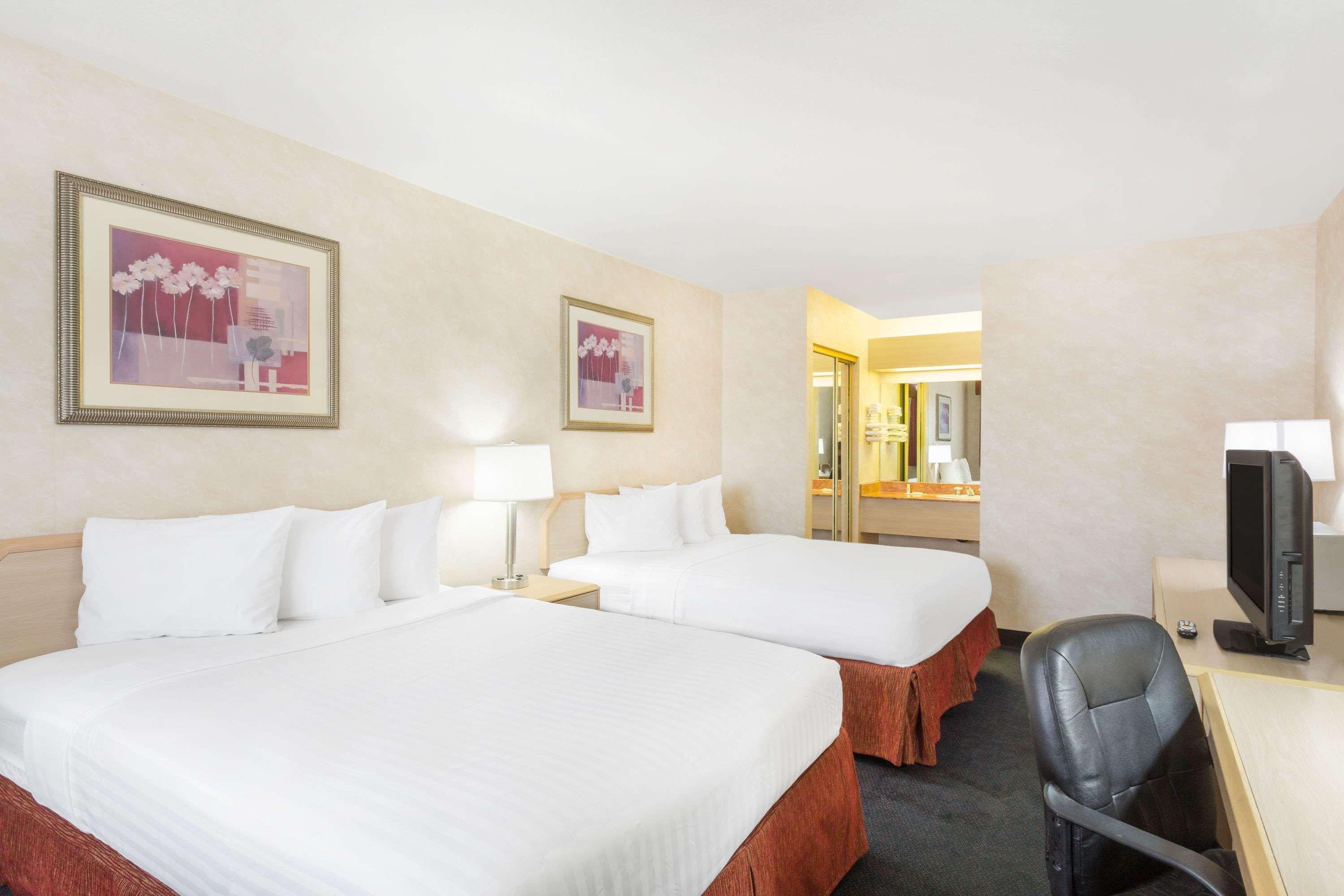 Days By Wyndham Bullhead Hotel 2*