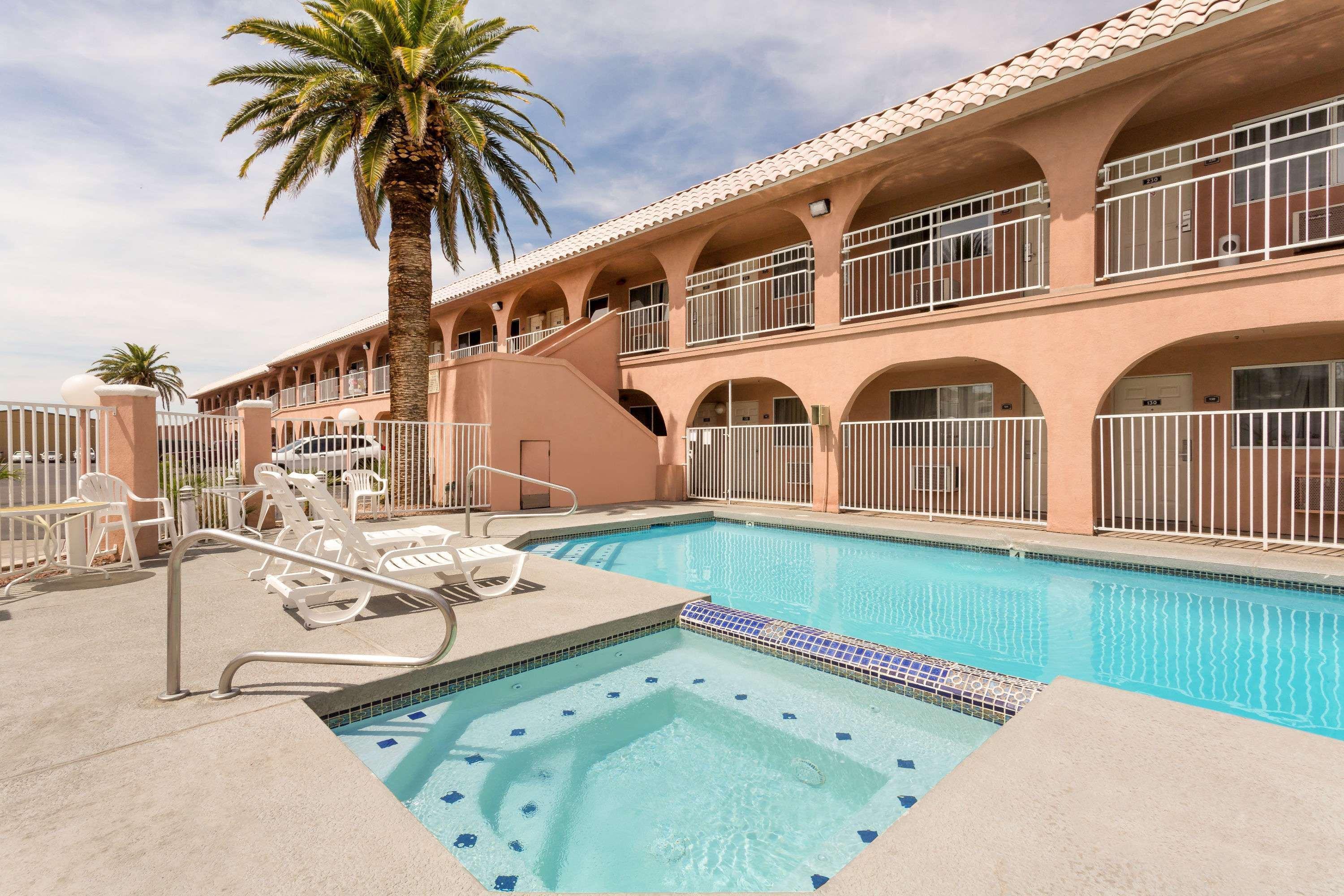 Days By Wyndham Bullhead Hotel 2*