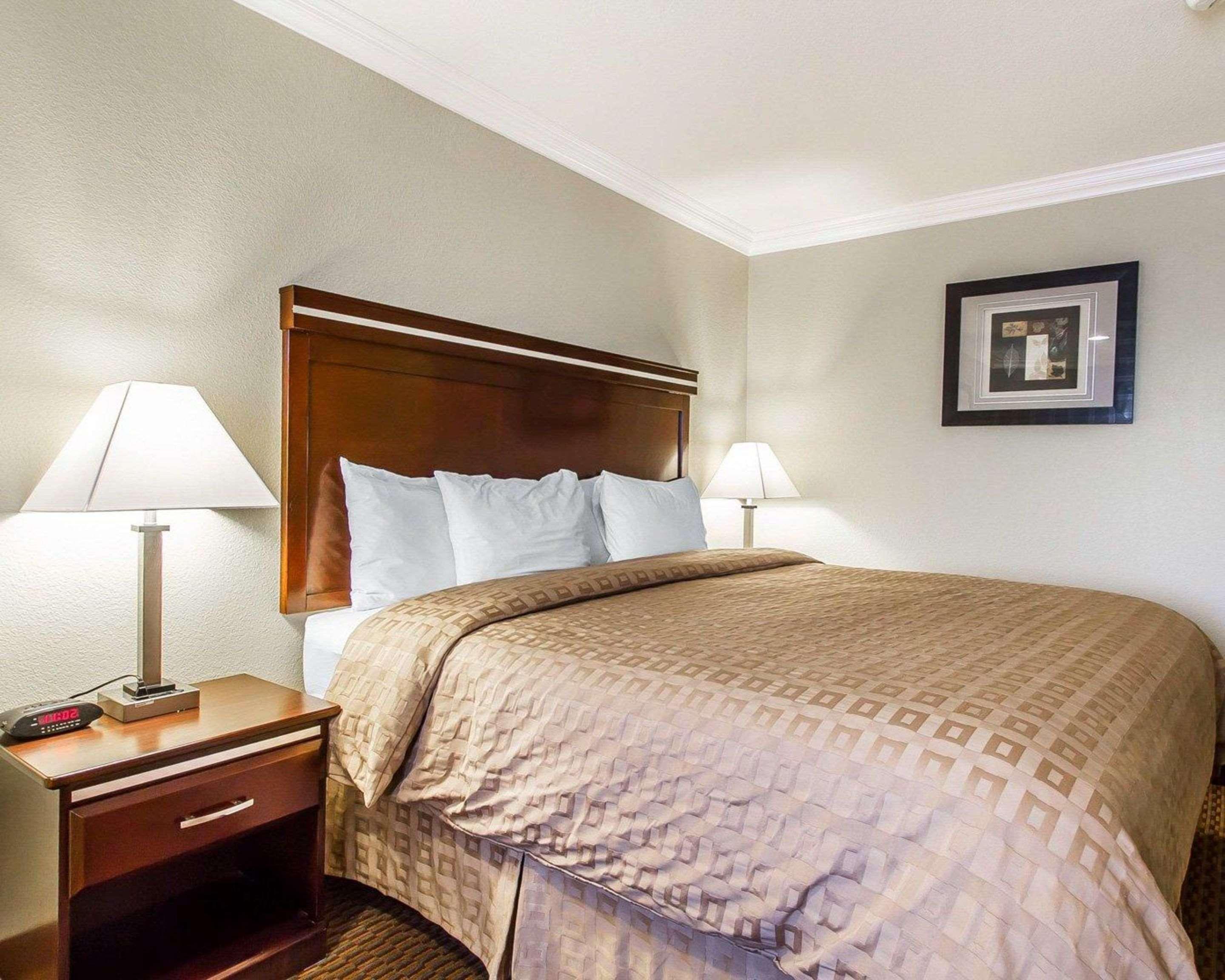 6 Az Near Downtown & Sloan Park Hotel 4*