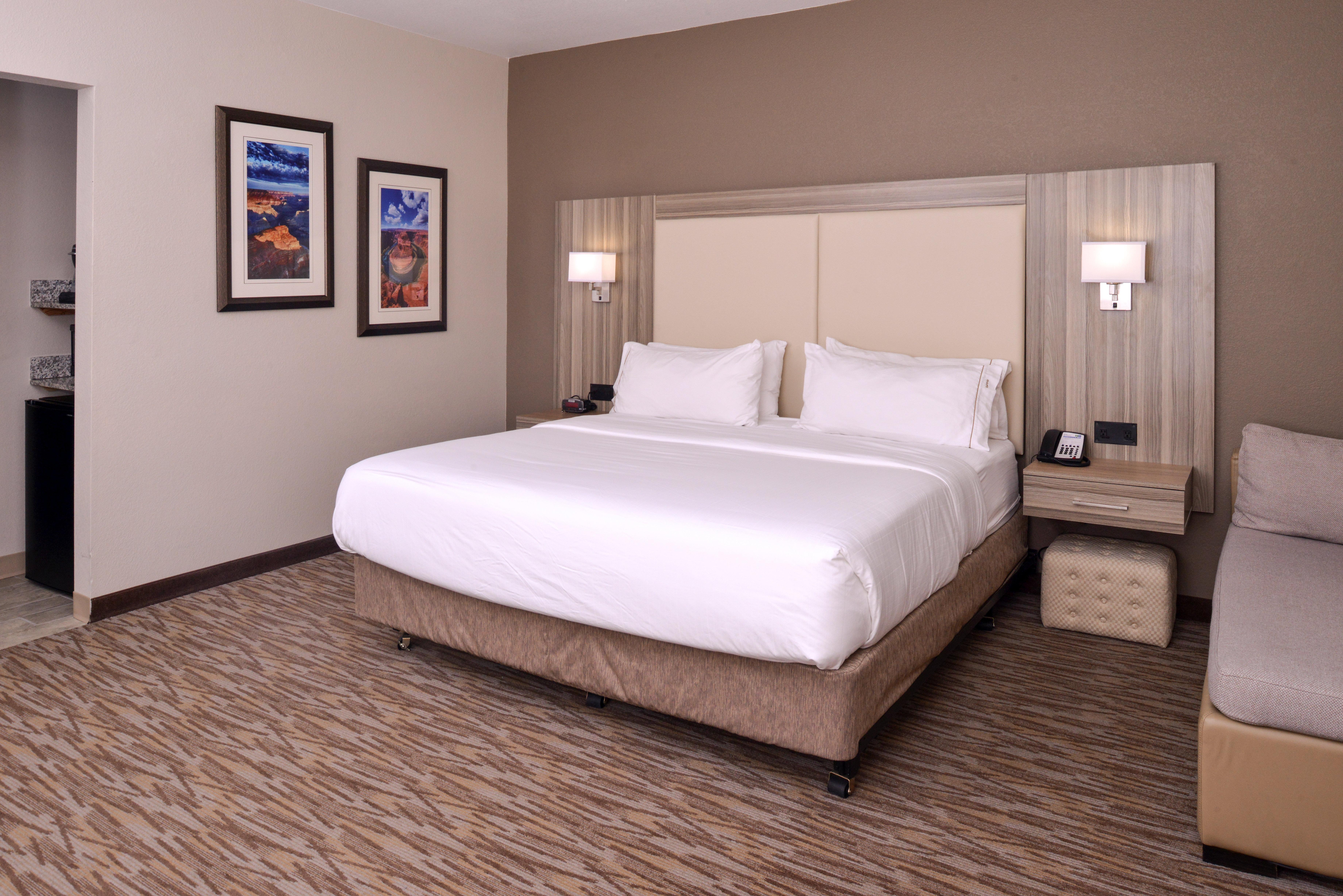Express & By Ihg 3*