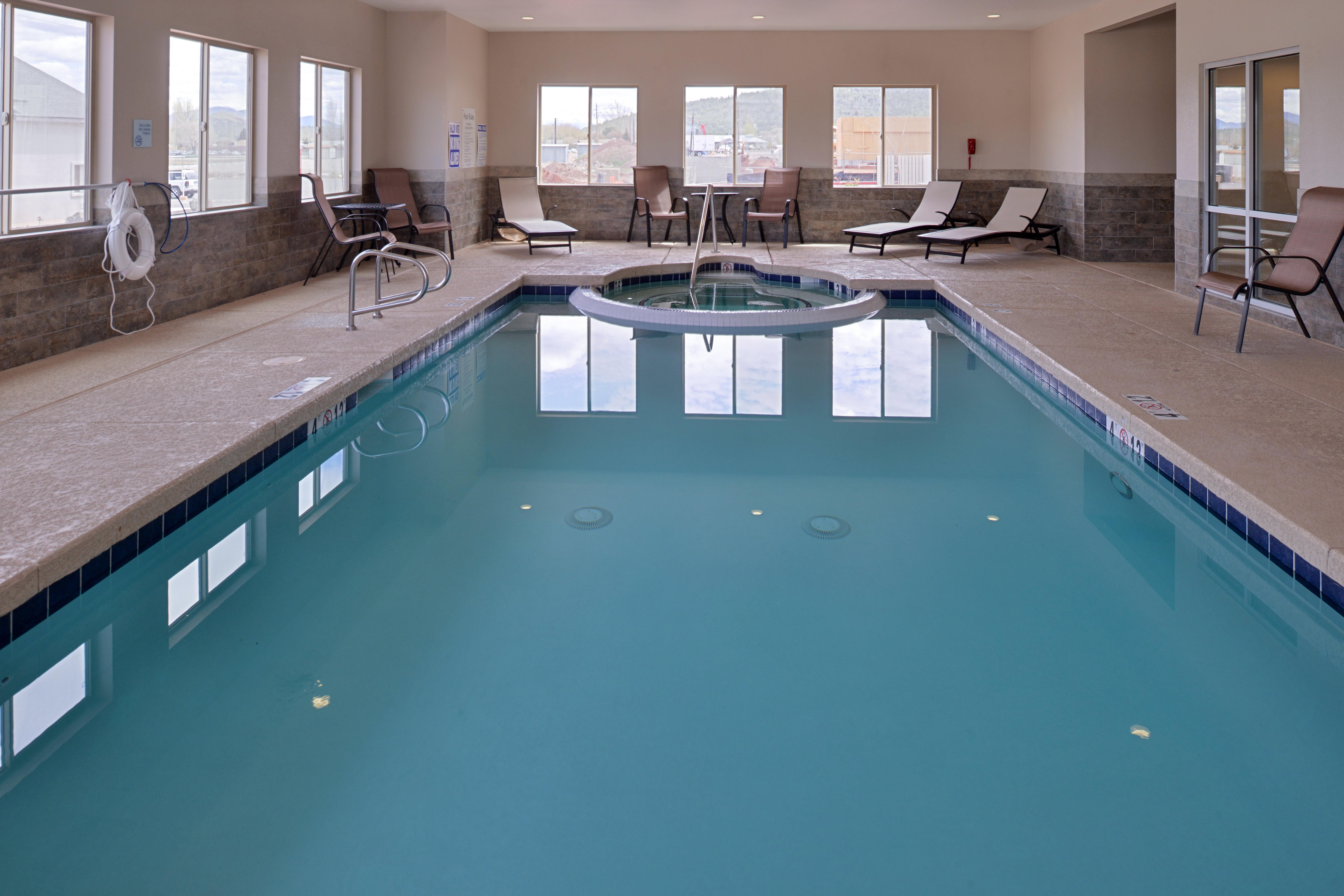 Express & By Ihg 3* Williams