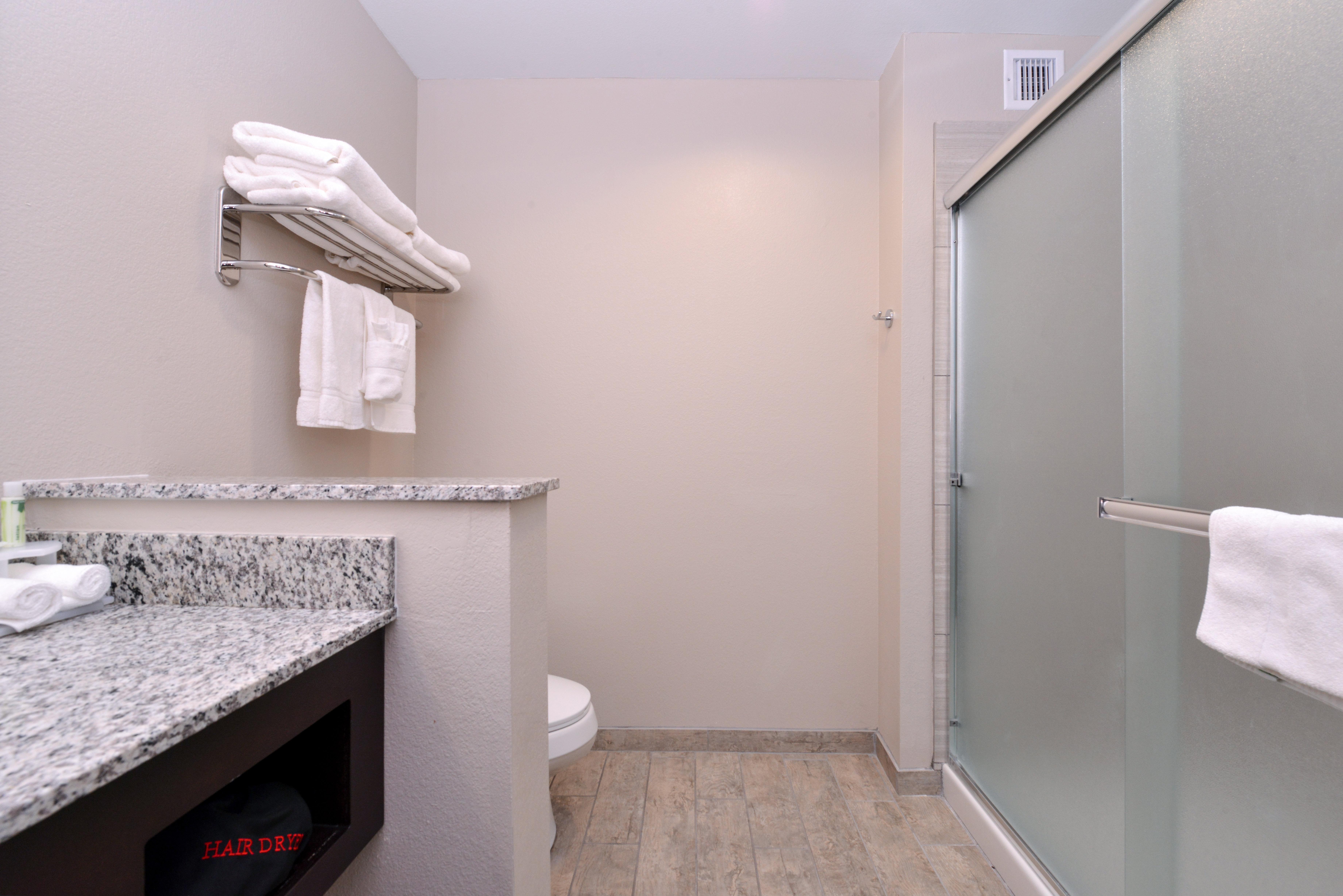Express & By Ihg 3* Williams