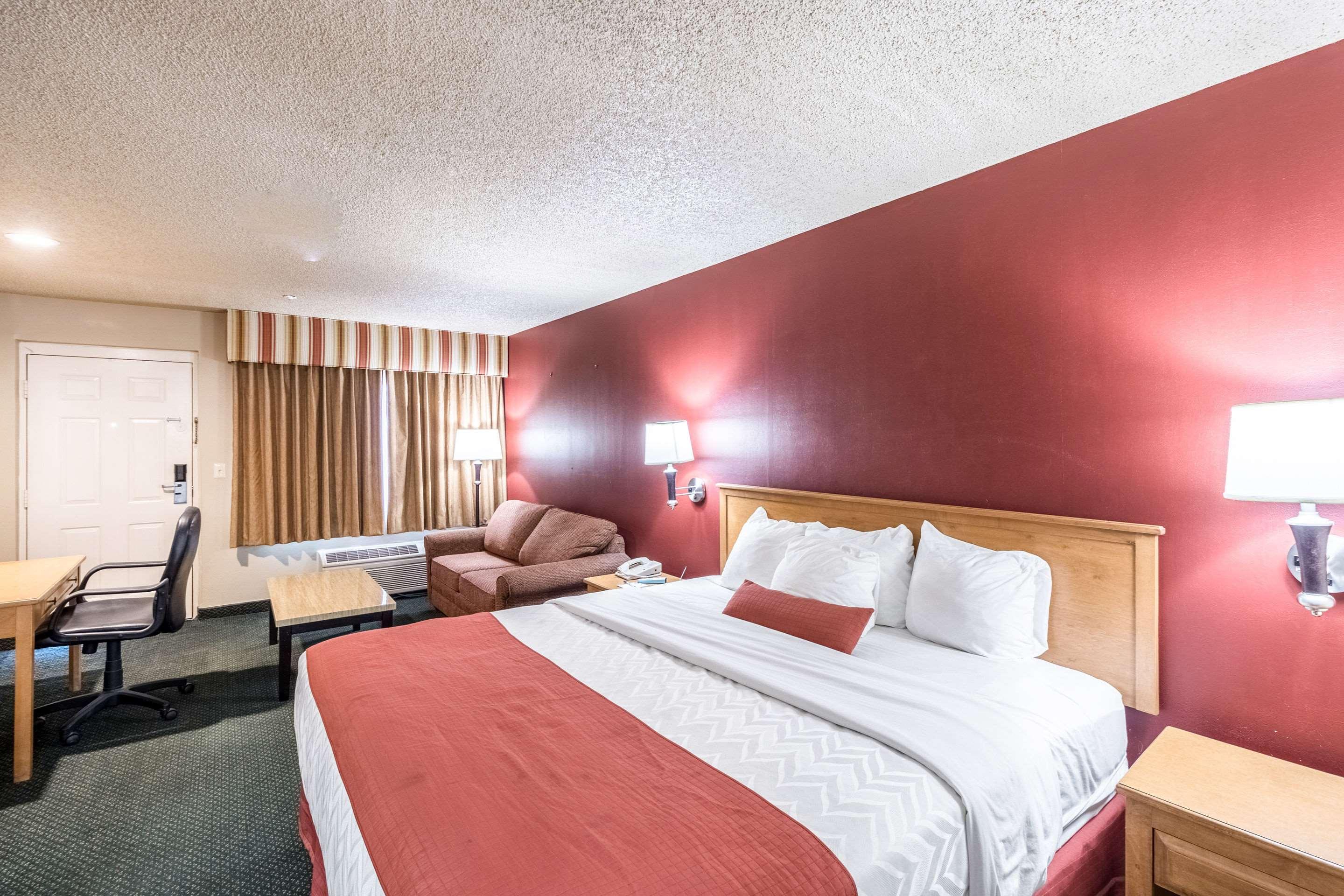Quality I-10 Hotel