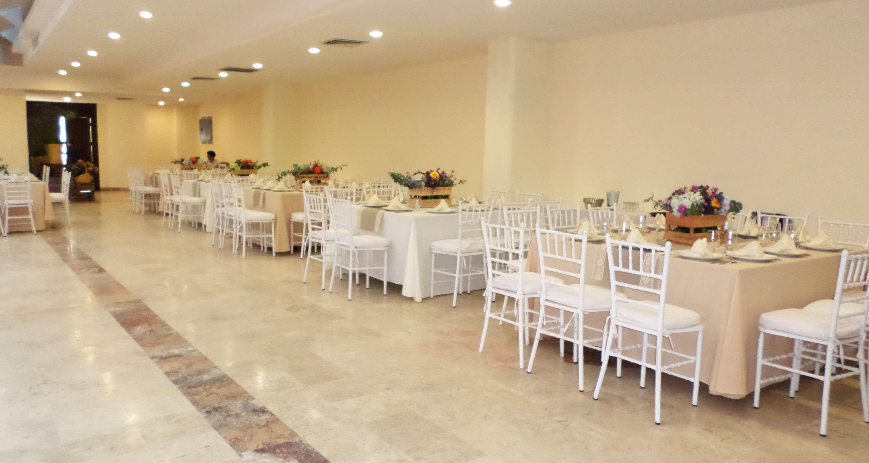Western Copper Hills Hotel 3*