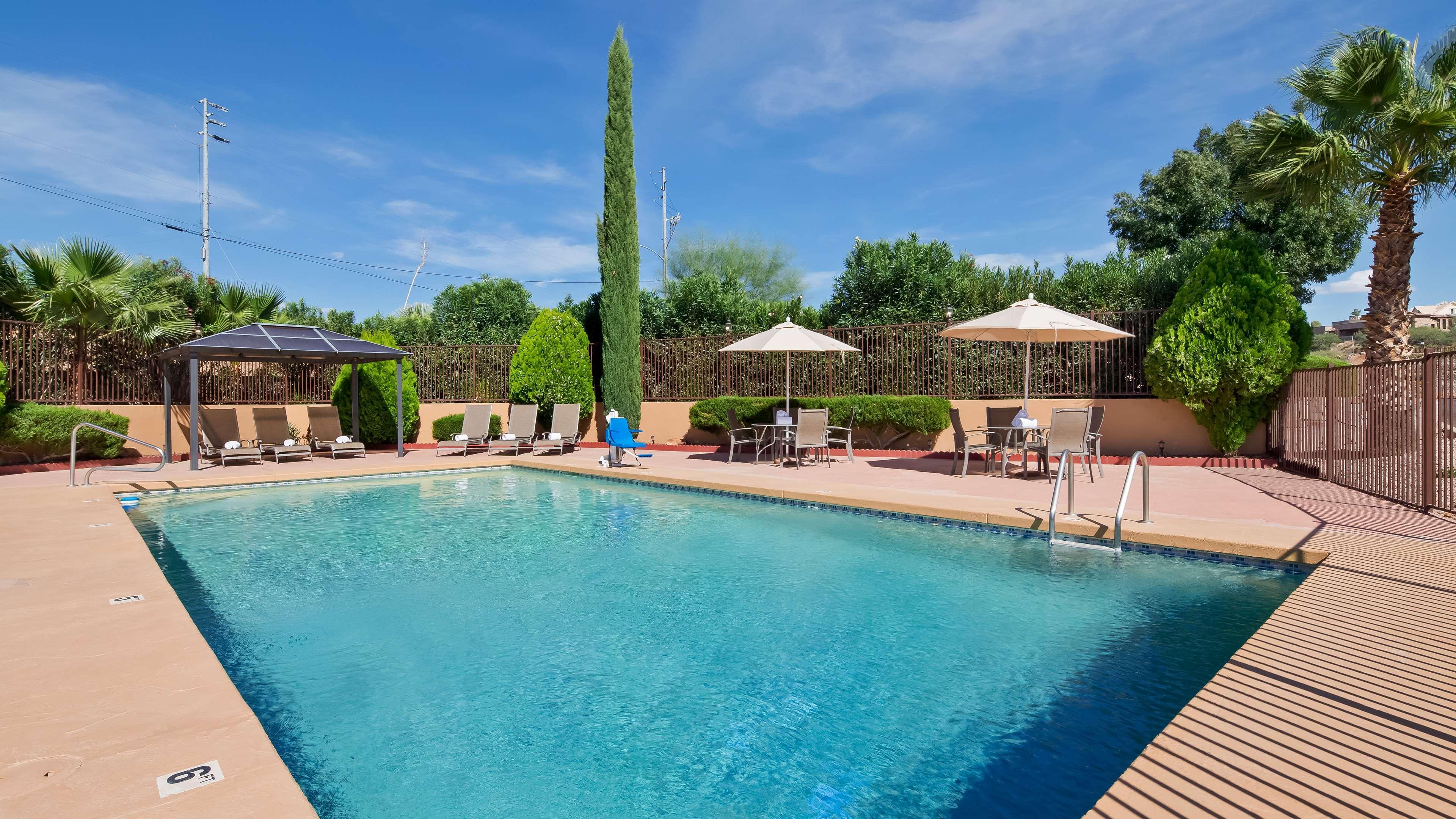 Western Copper Hills Hotel 3*
