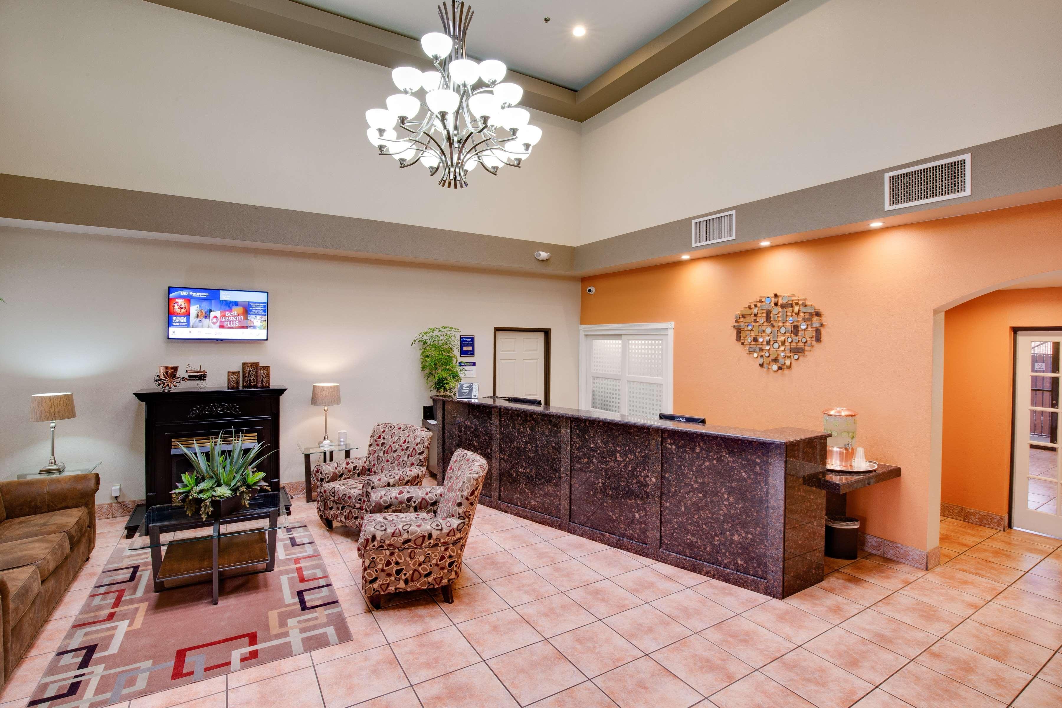 Western Copper Hills Hotel