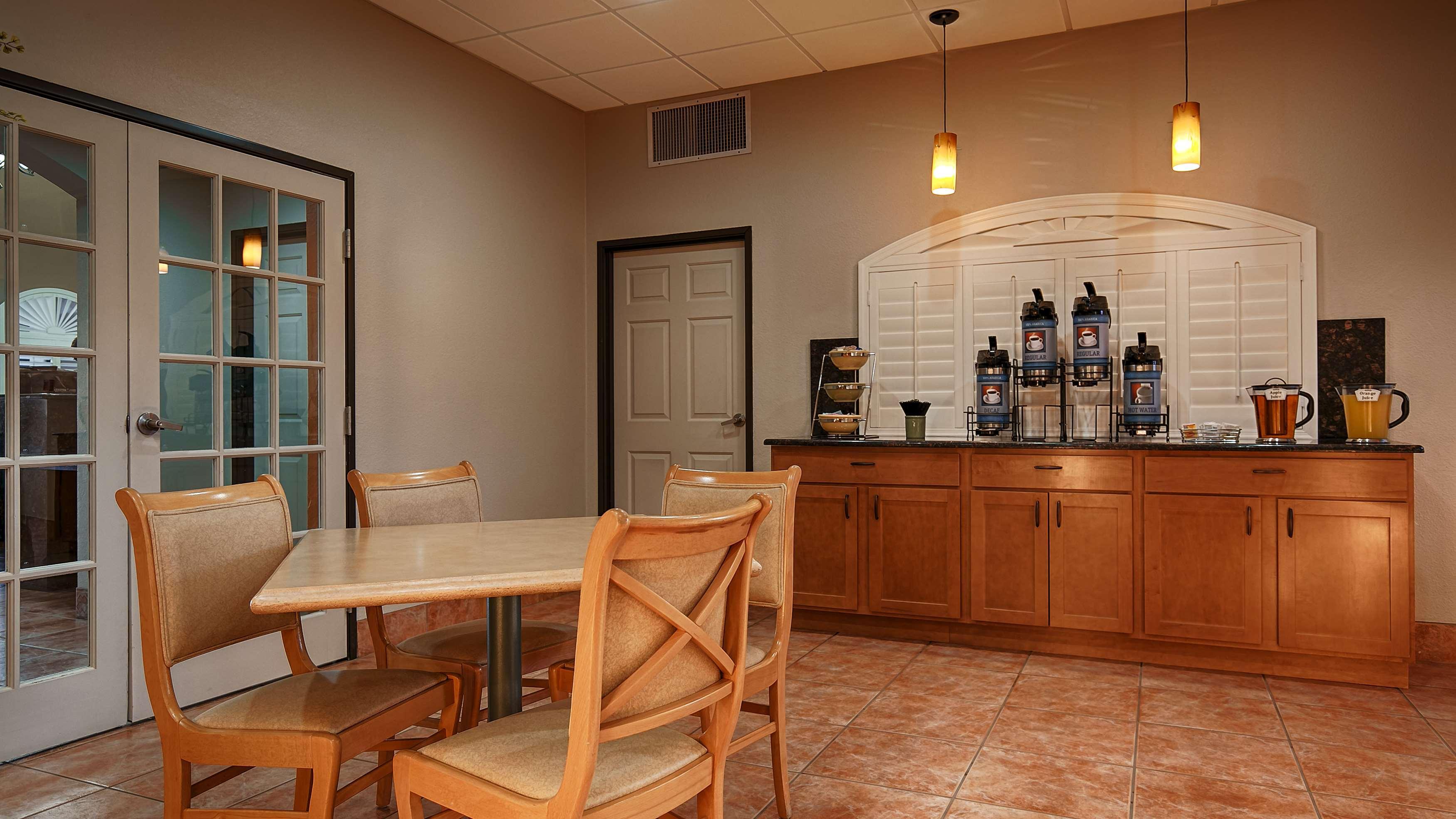 Western Copper Hills Hotel 3*