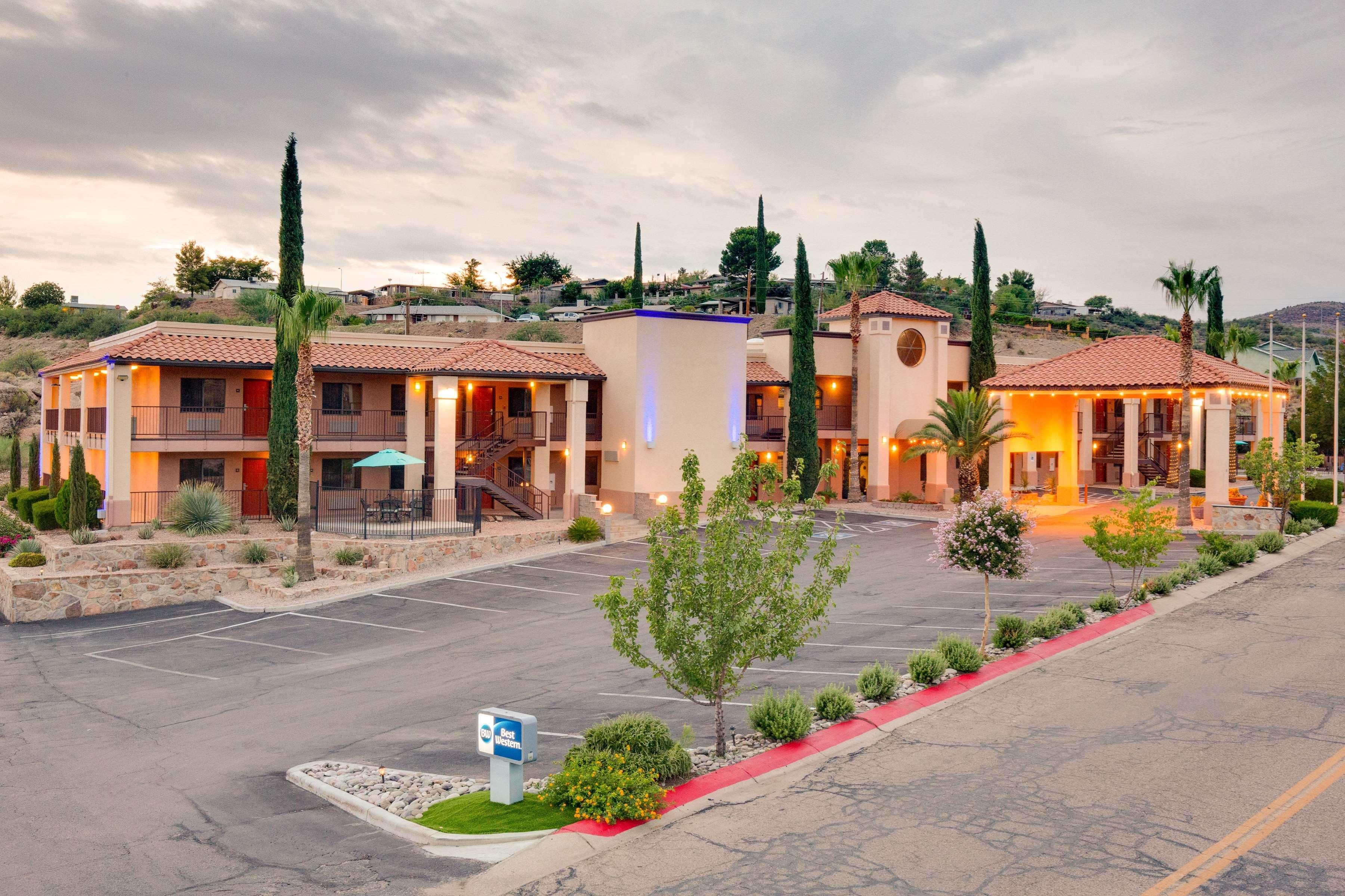 Western Copper Hills Hotel Globe