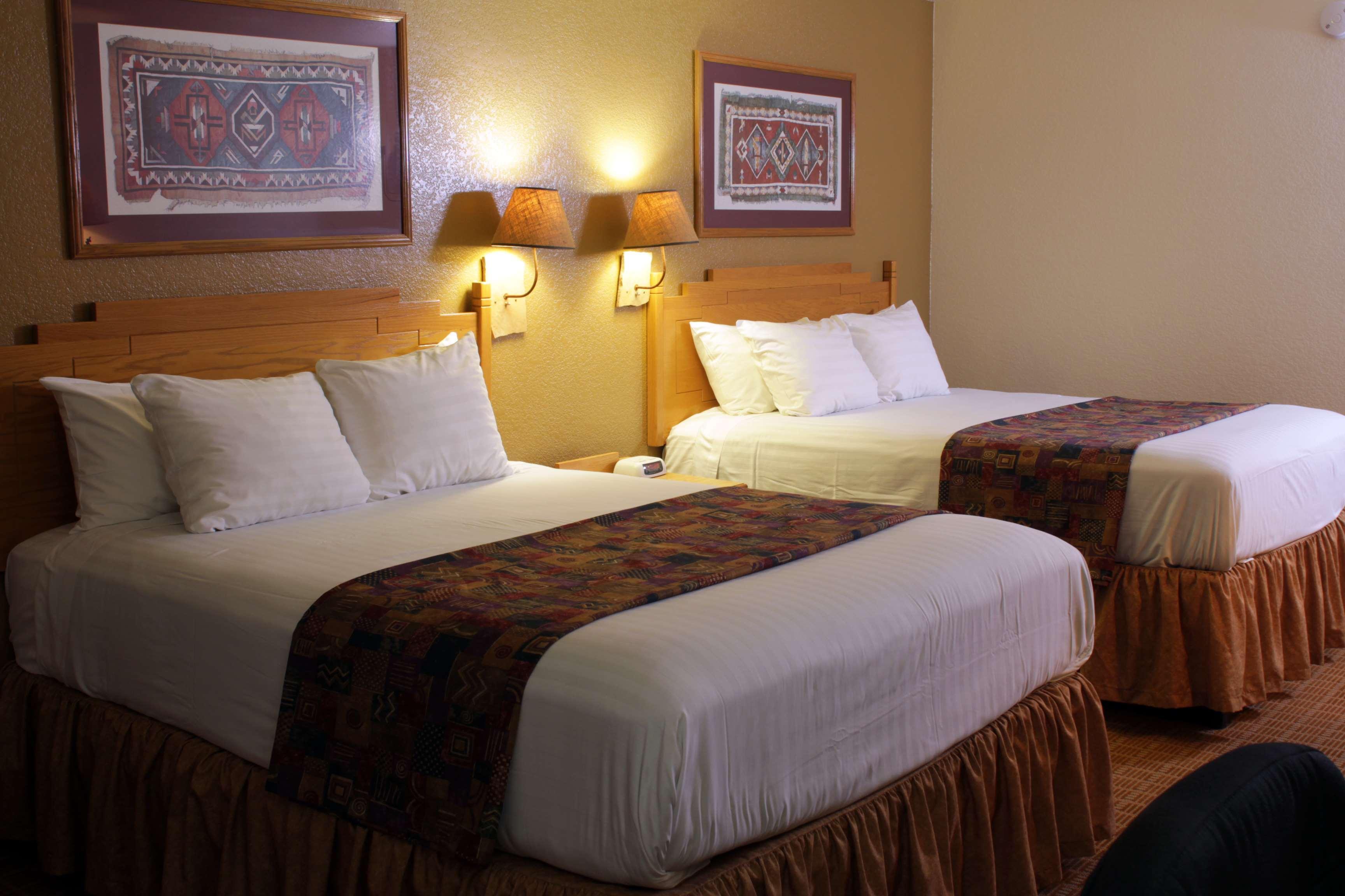 Hotel Western & Gold Canyon