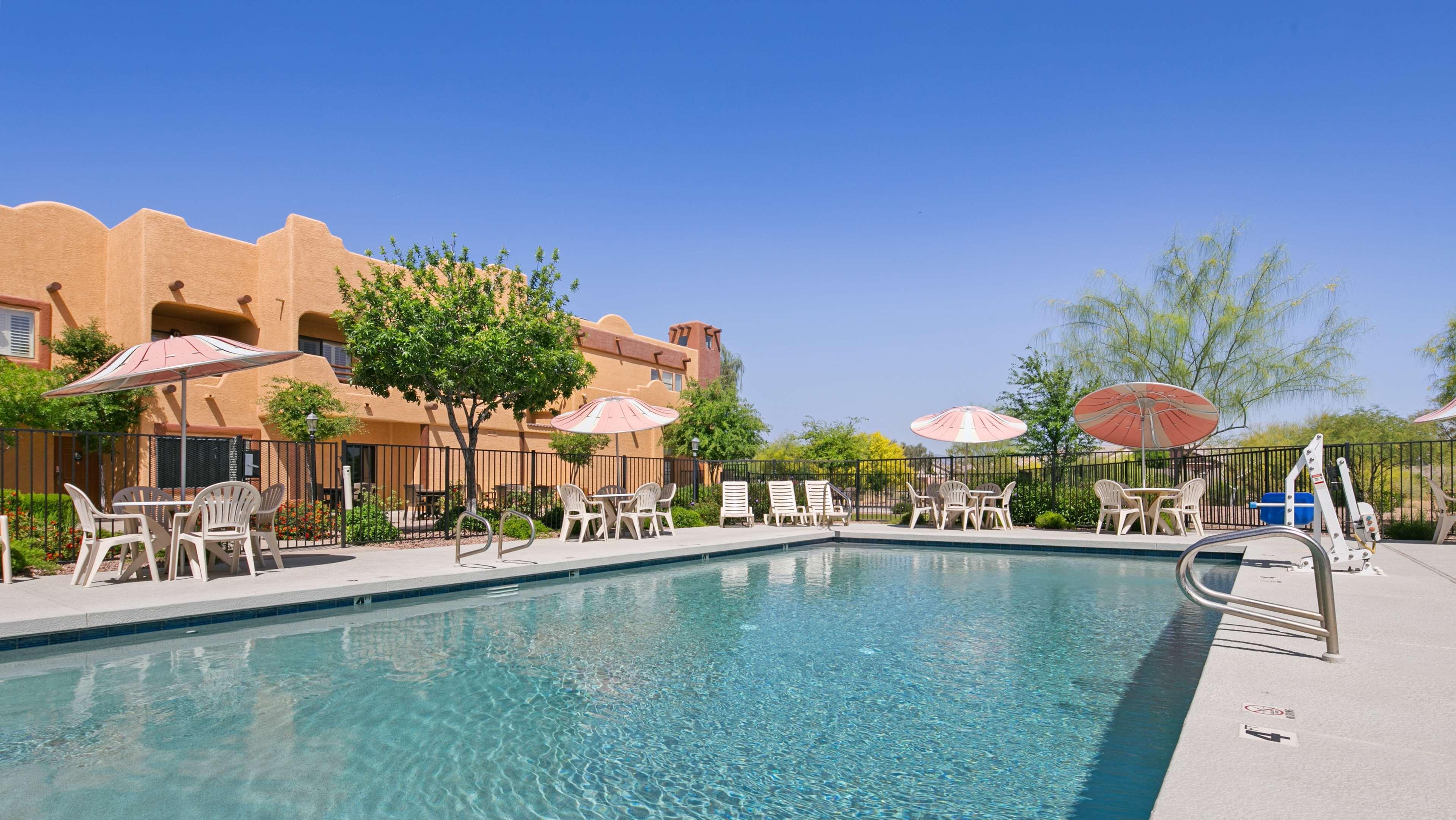 Western & Hotel 3*