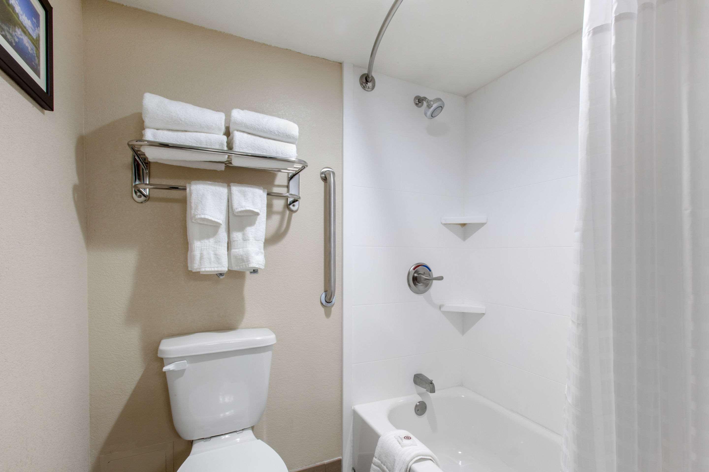 Comfort & Pinetop Show Hotel 2*