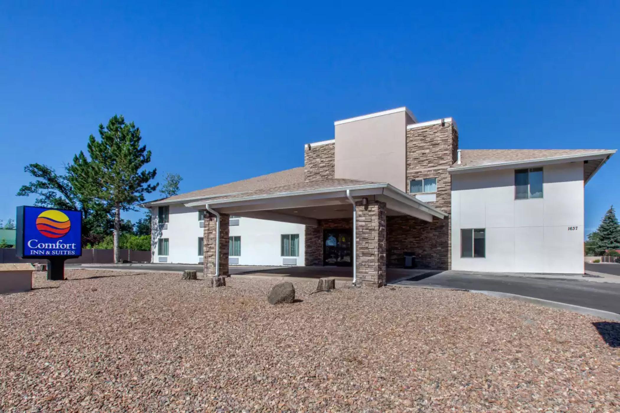 Comfort & Pinetop Show Hotel Lakeside