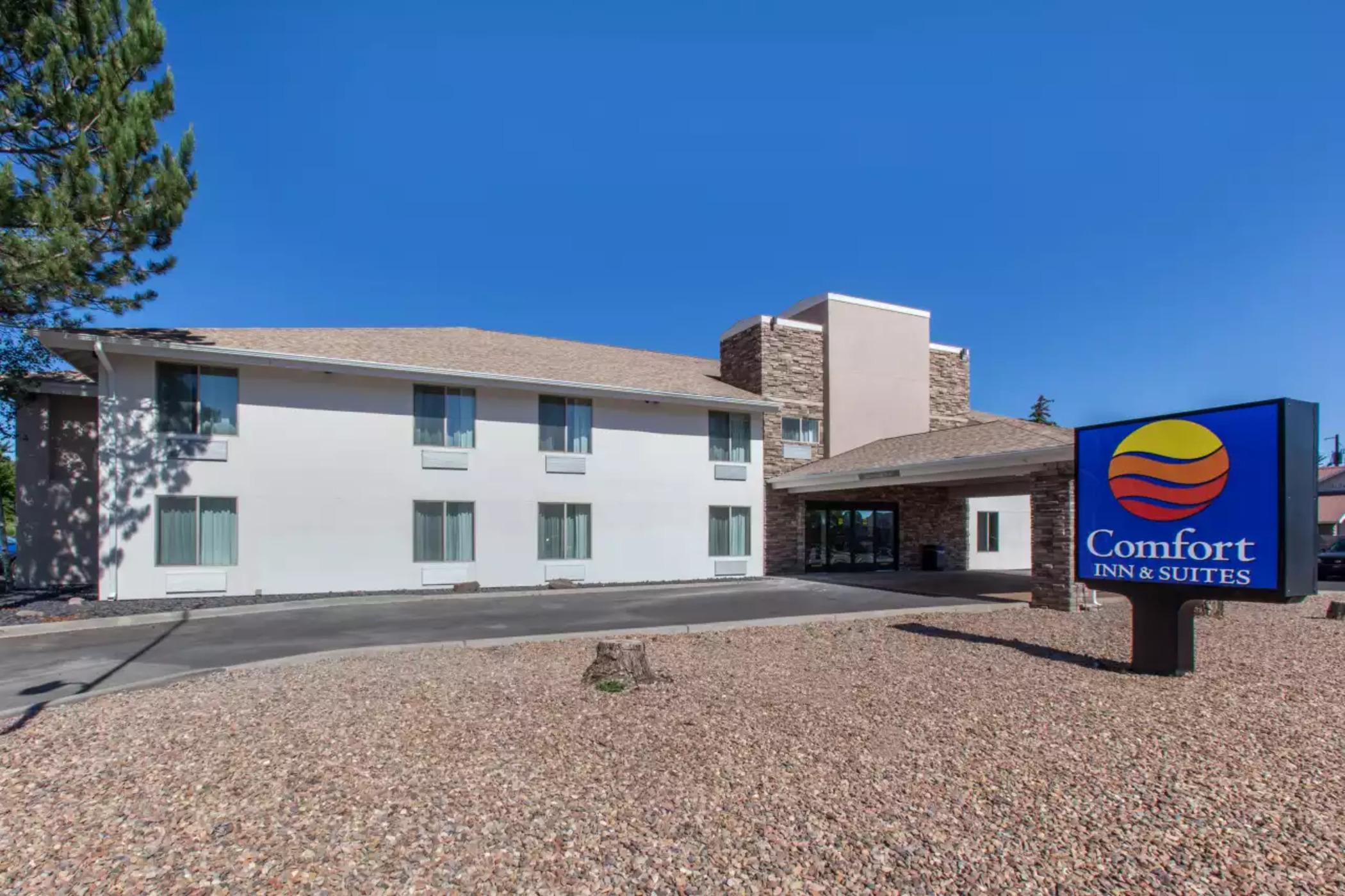 Comfort & Pinetop Show Hotel