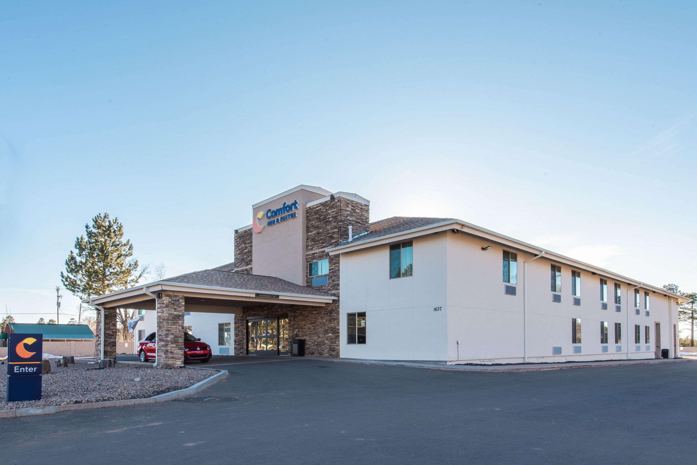 Comfort & Pinetop Show Hotel Lakeside