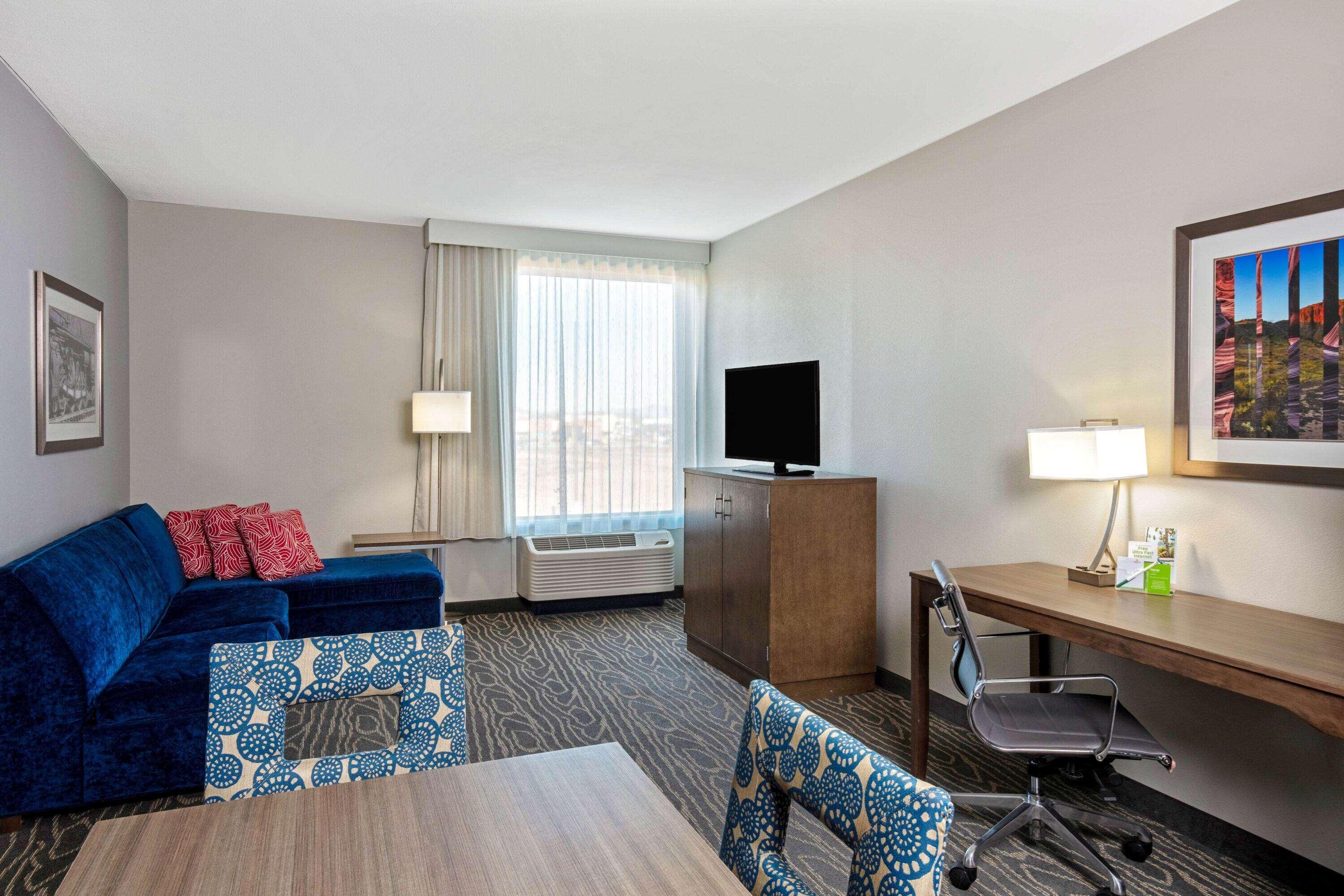 La Quinta By Wyndham Hotel