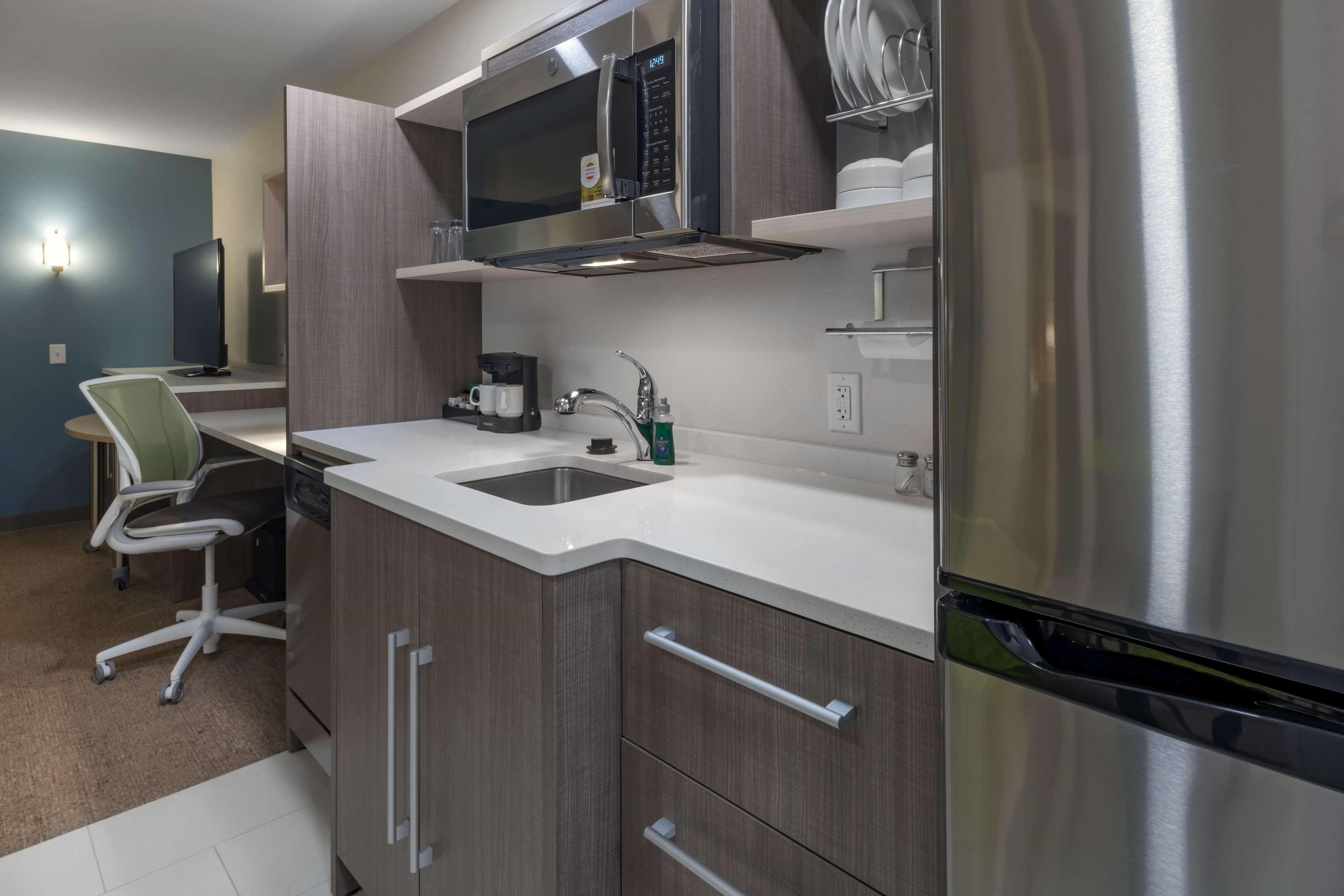 Home2 By Hilton 3* Kingman