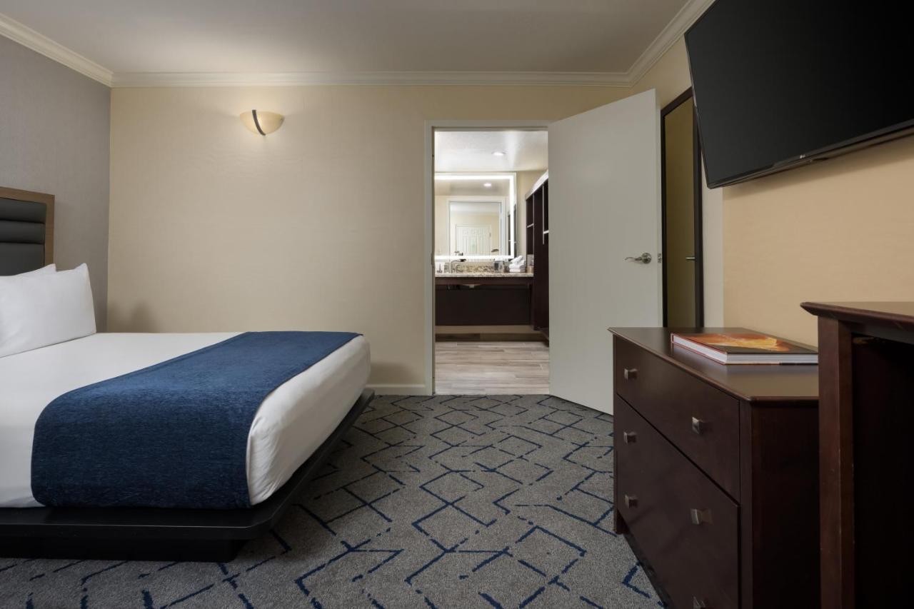 The Scottsdale Plaza & Paradise Valley