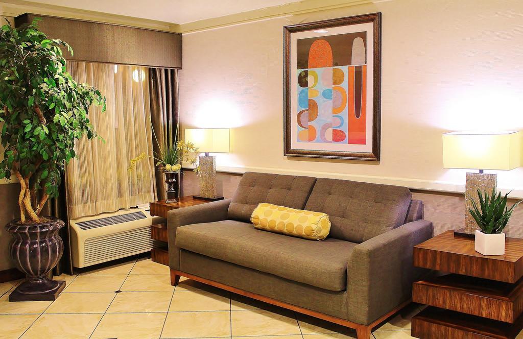 Hotel Baymont By Wyndham