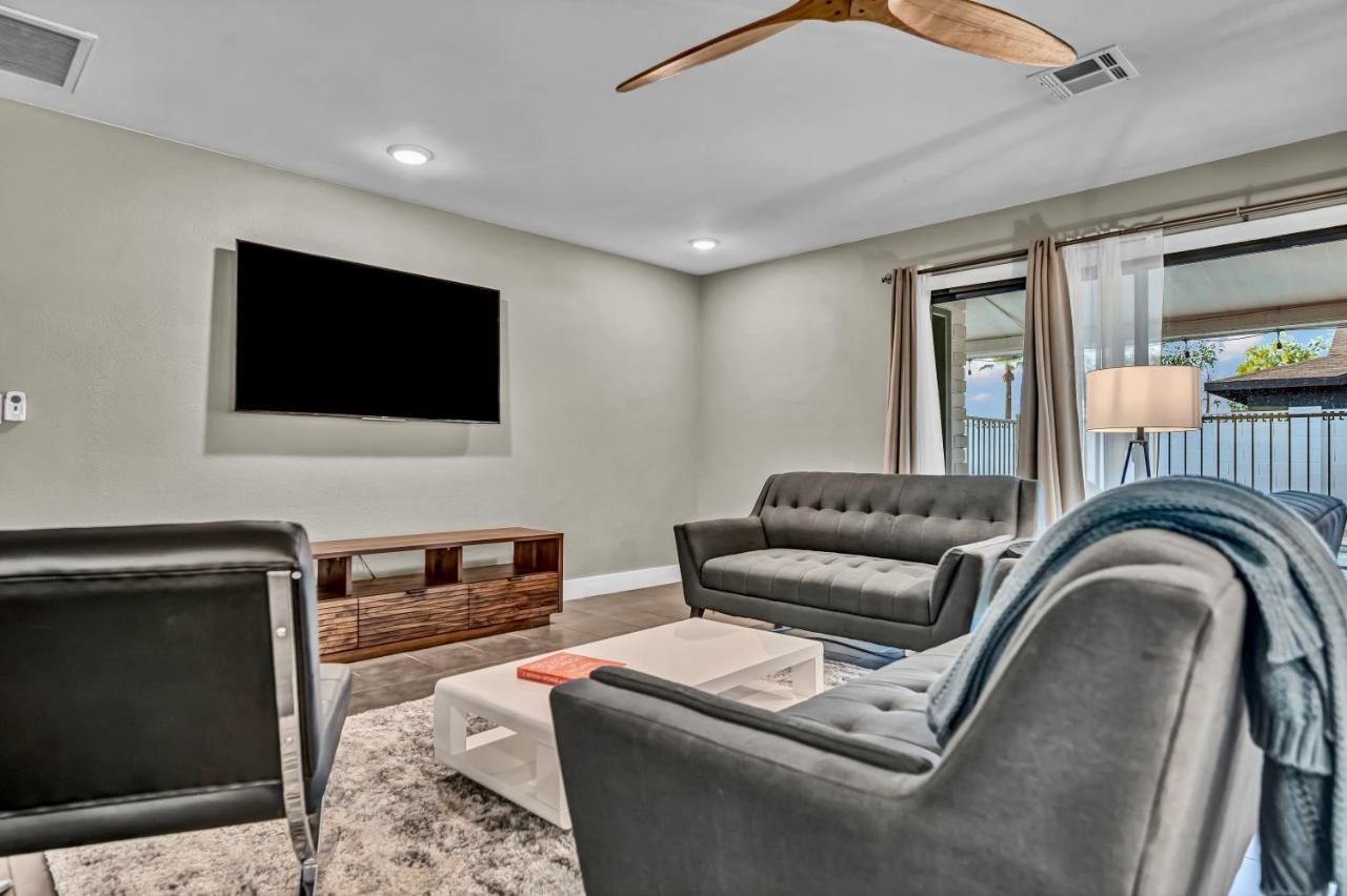 Villa Quiet Contemporary Executive 4bd, 3ba Estate With Pool Tempe