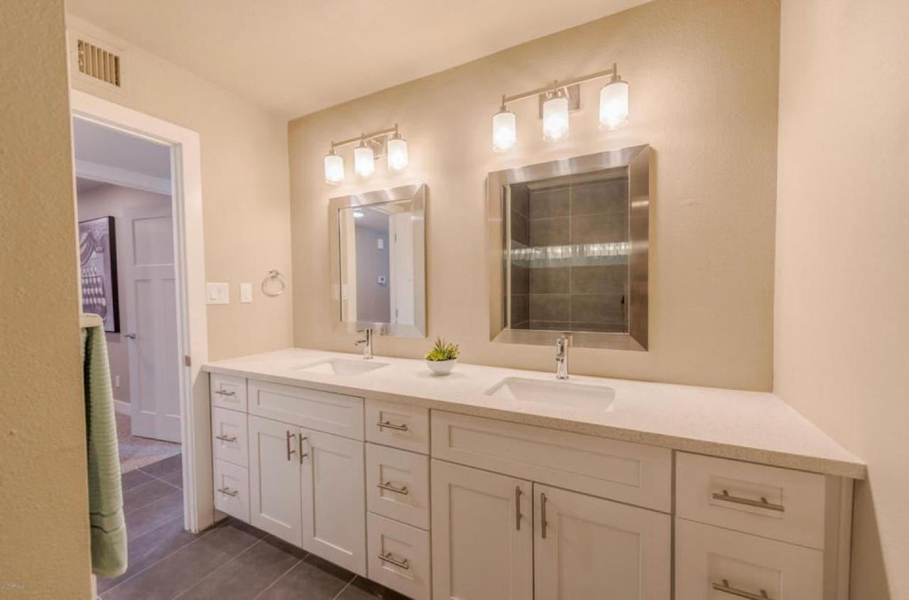 Villa Quiet Contemporary Executive 4bd, 3ba Estate With Pool *