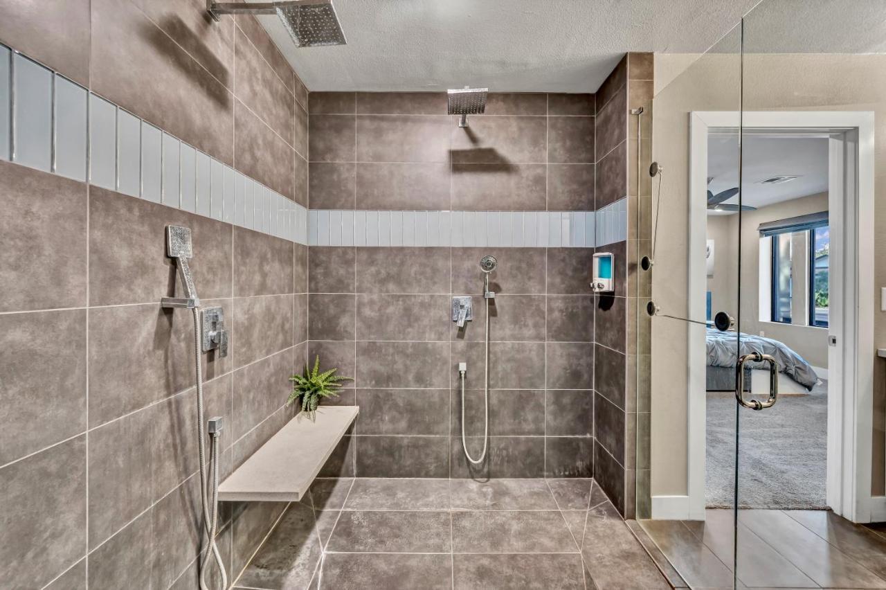 Quiet Contemporary Executive 4bd, 3ba Estate With Pool Villa Tempe