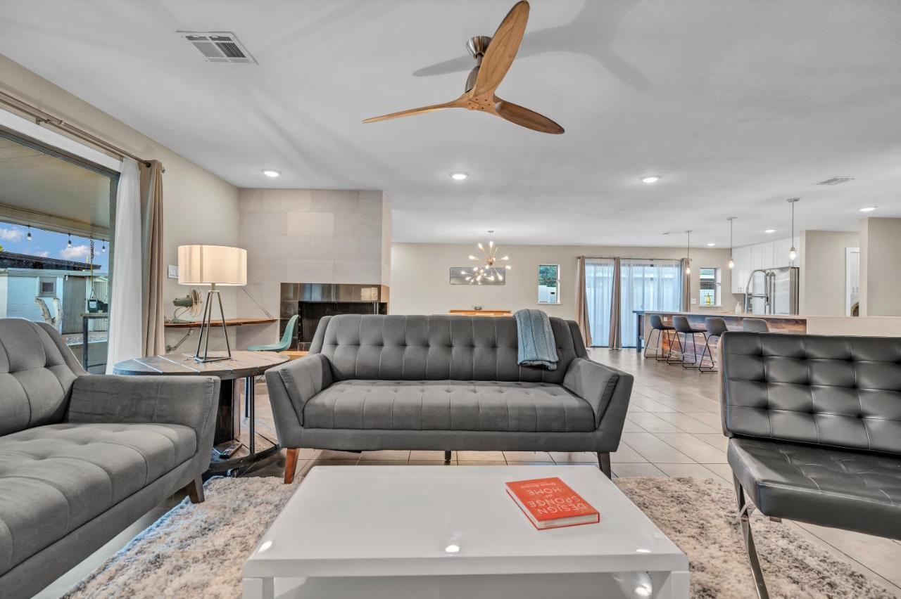 Quiet Contemporary Executive 4bd, 3ba Estate With Pool Villa Tempe