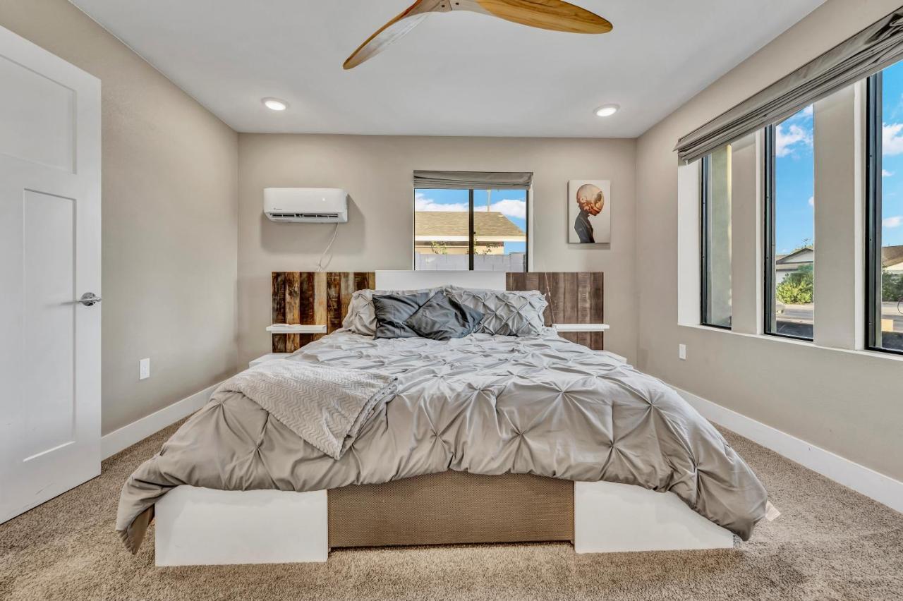 Villa Quiet Contemporary Executive 4bd, 3ba Estate With Pool Tempe
