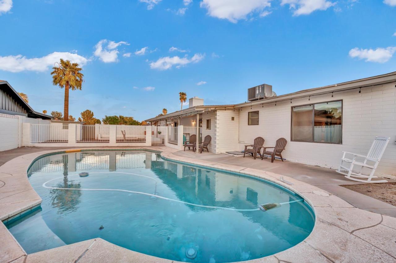 Villa Quiet Contemporary Executive 4bd, 3ba Estate With Pool