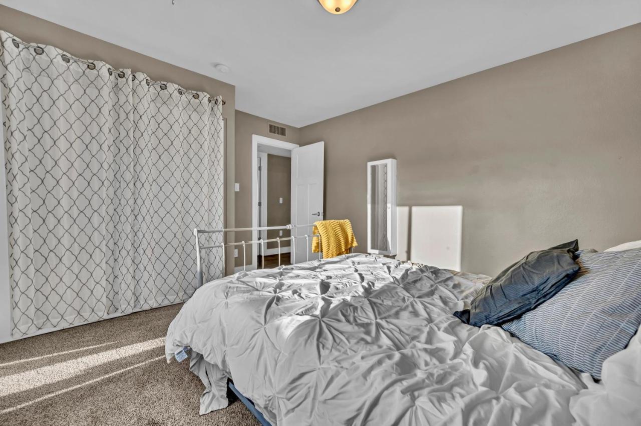 Quiet Contemporary Executive 4bd, 3ba Estate With Pool * Tempe