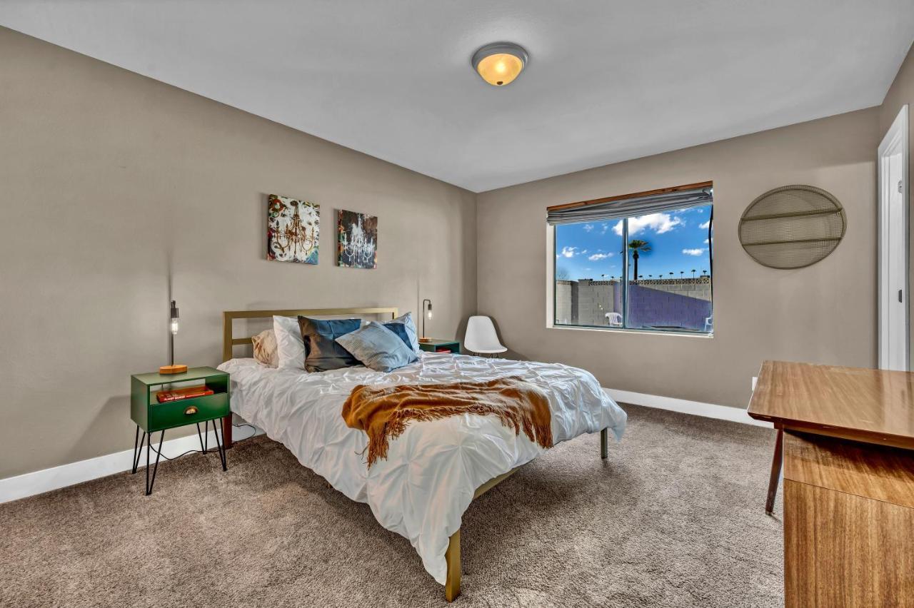 Villa Quiet Contemporary Executive 4bd, 3ba Estate With Pool