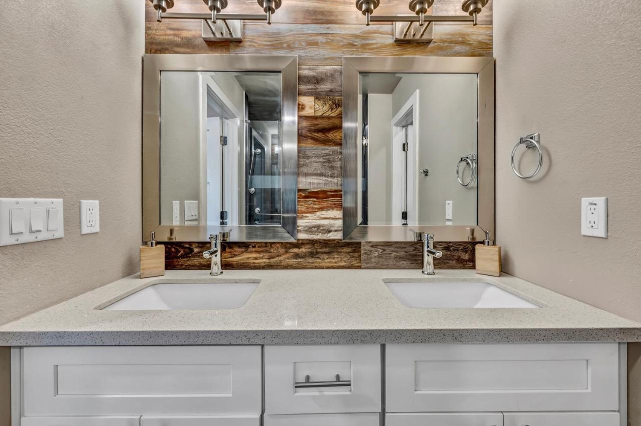 Quiet Contemporary Executive 4bd, 3ba Estate With Pool *