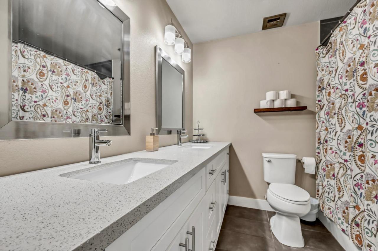 Villa Quiet Contemporary Executive 4bd, 3ba Estate With Pool *