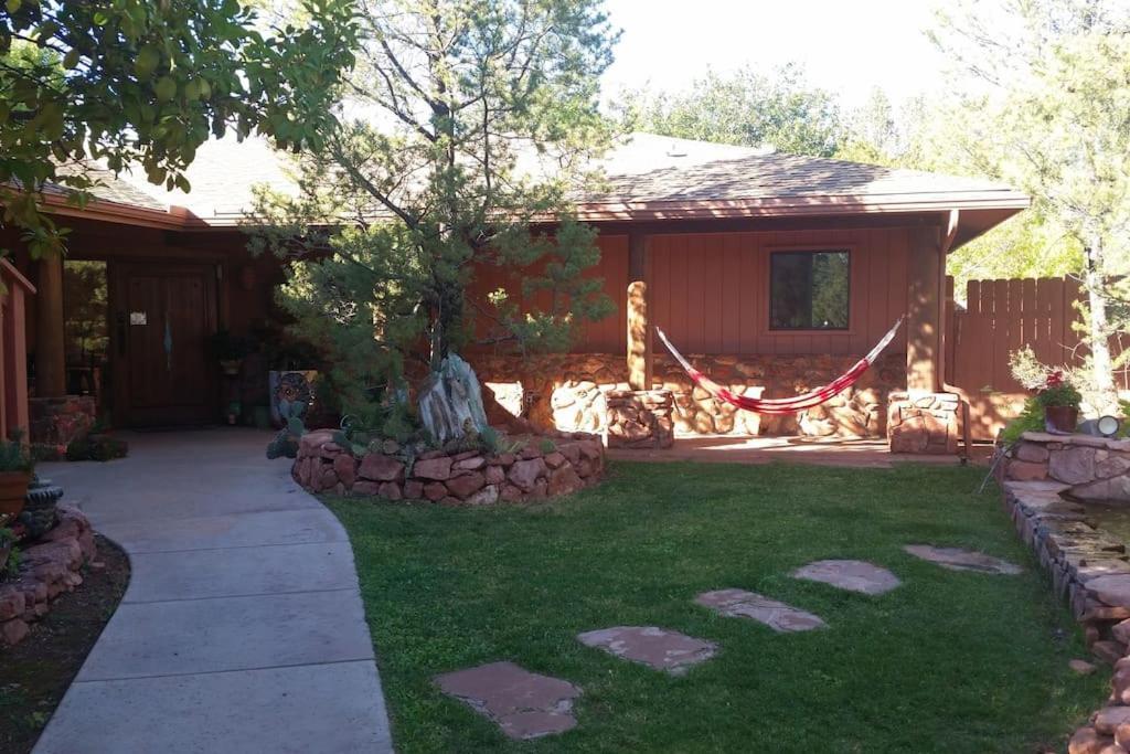 Sacred Rocks - The Fairy Bed & Breakfast *