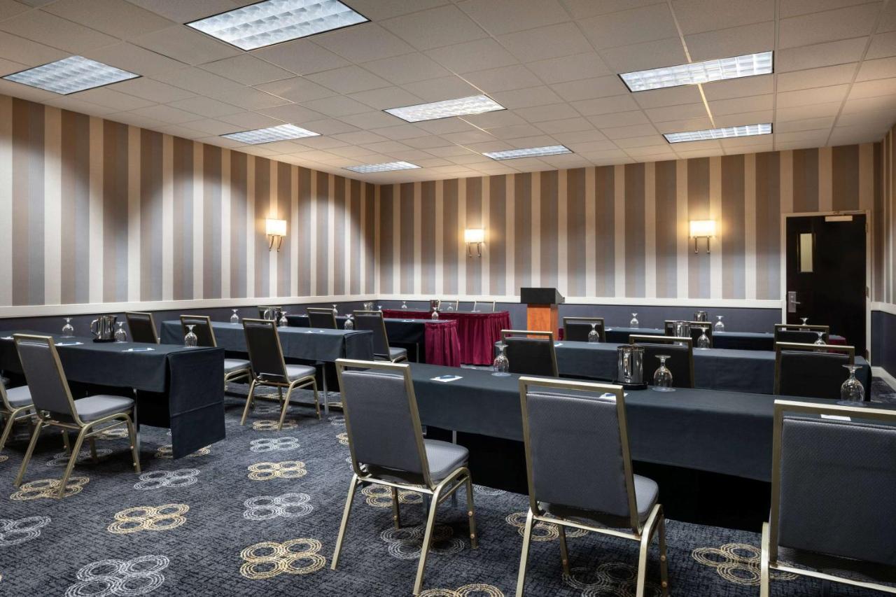 Hotel Wyndham Phoenix Airport - Tempe