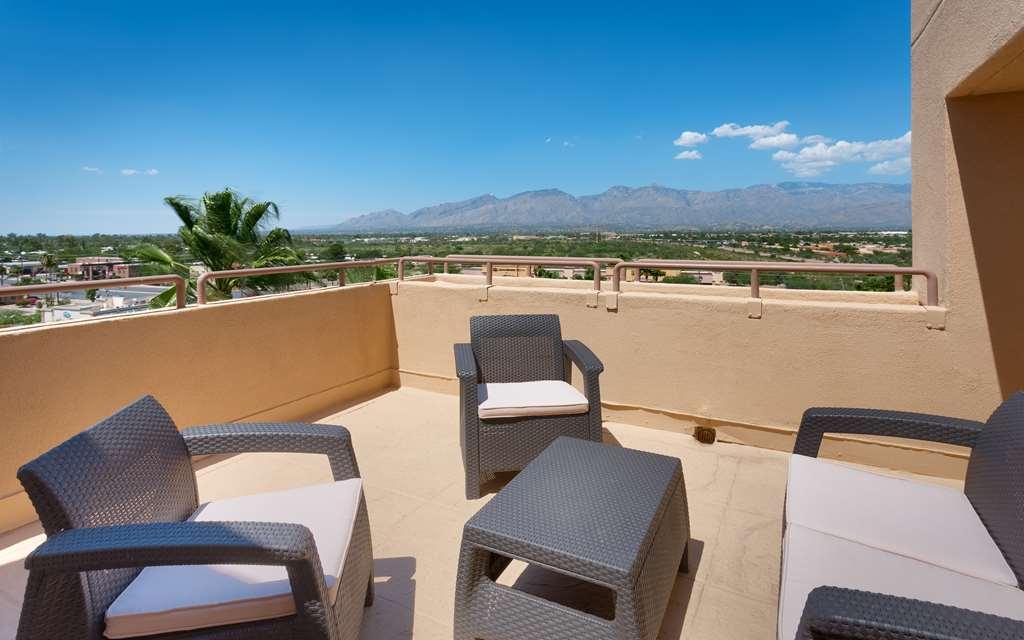 Hilton East 3*