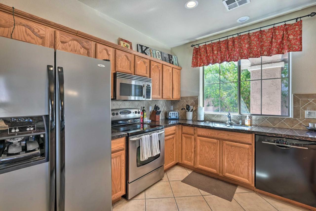 Holiday home Desert Oasis Walk To Community Pool