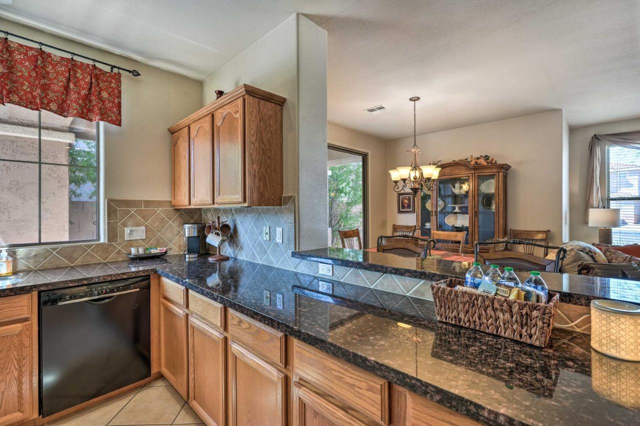 Holiday home Desert Oasis Walk To Community Pool *