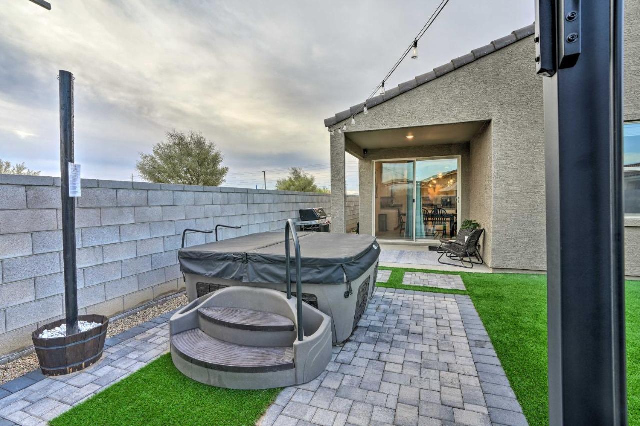 New-build With Hot Tub And Putting